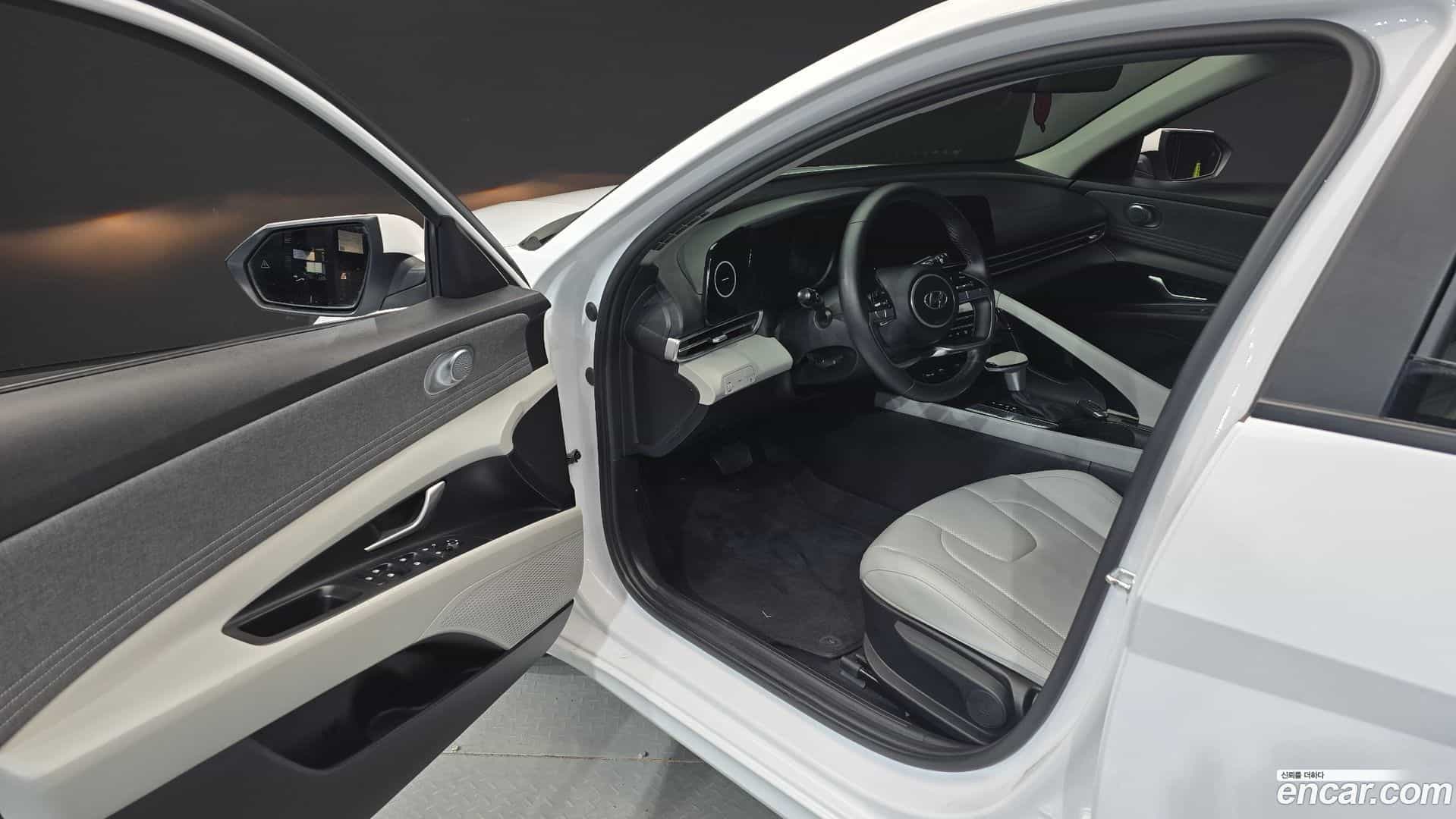 AVANTE Hyundai 2020.7-INNER-010