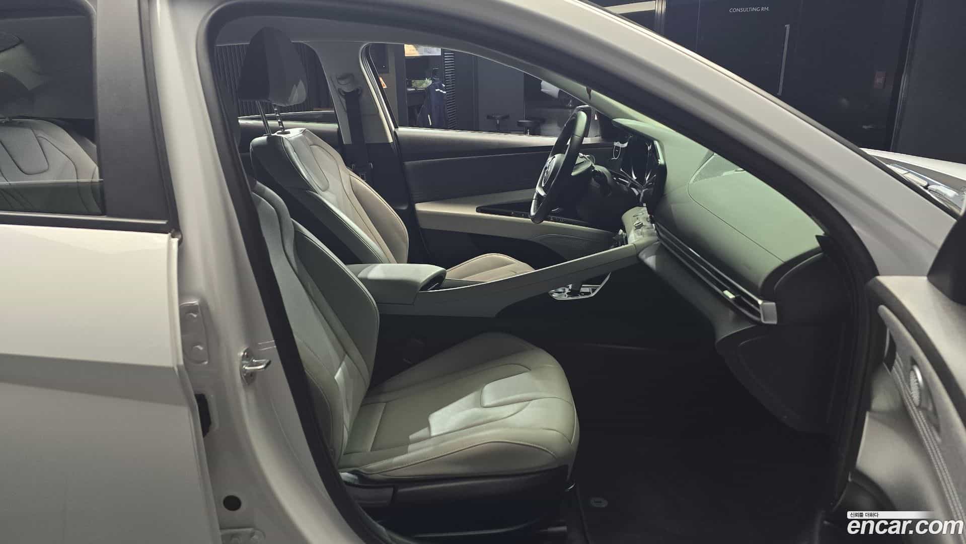 AVANTE Hyundai 2020.7-OPTION-015