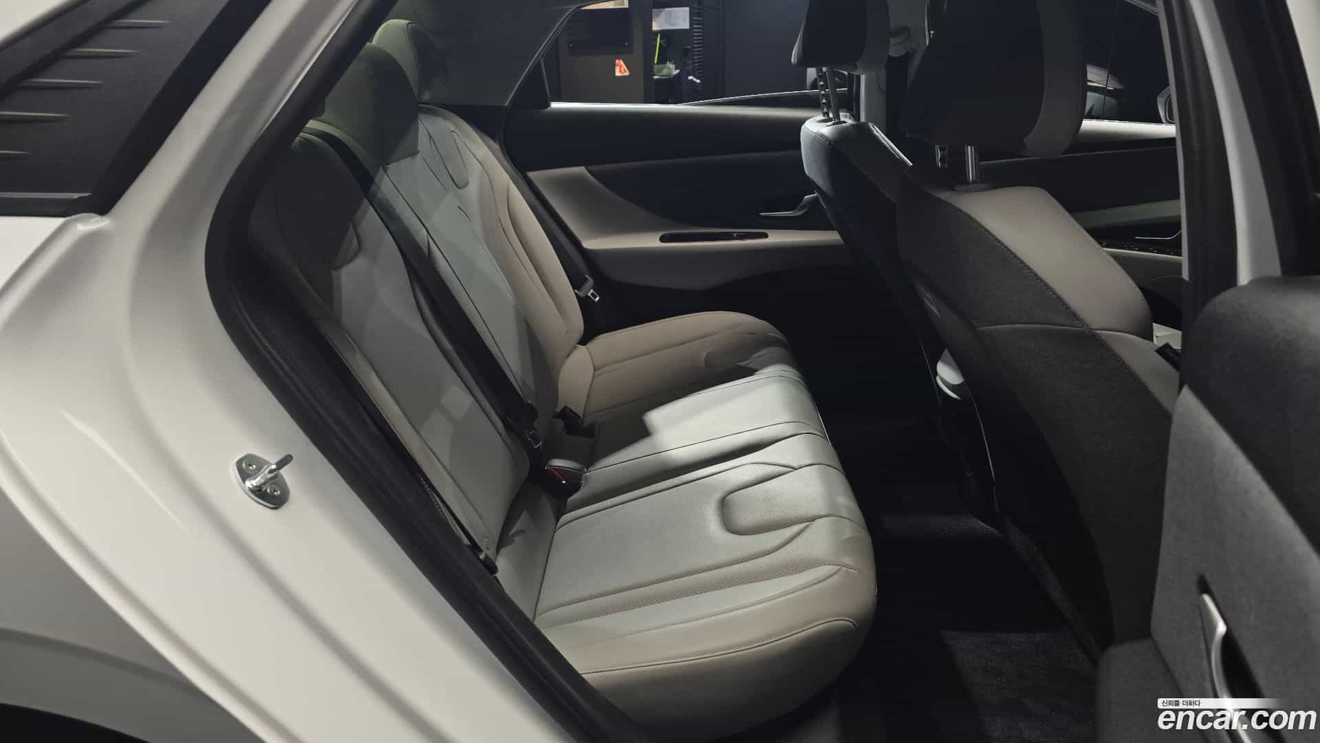 AVANTE Hyundai 2020.7-OPTION-016