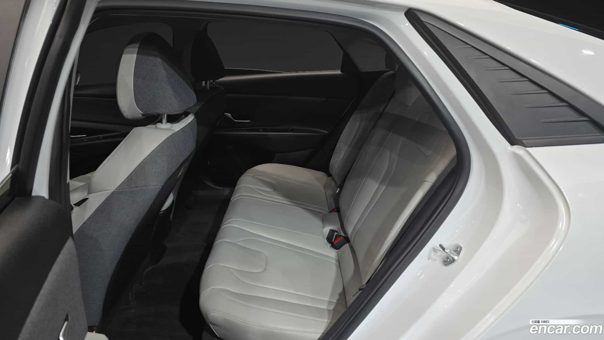AVANTE Hyundai 2020.7-OPTION-017