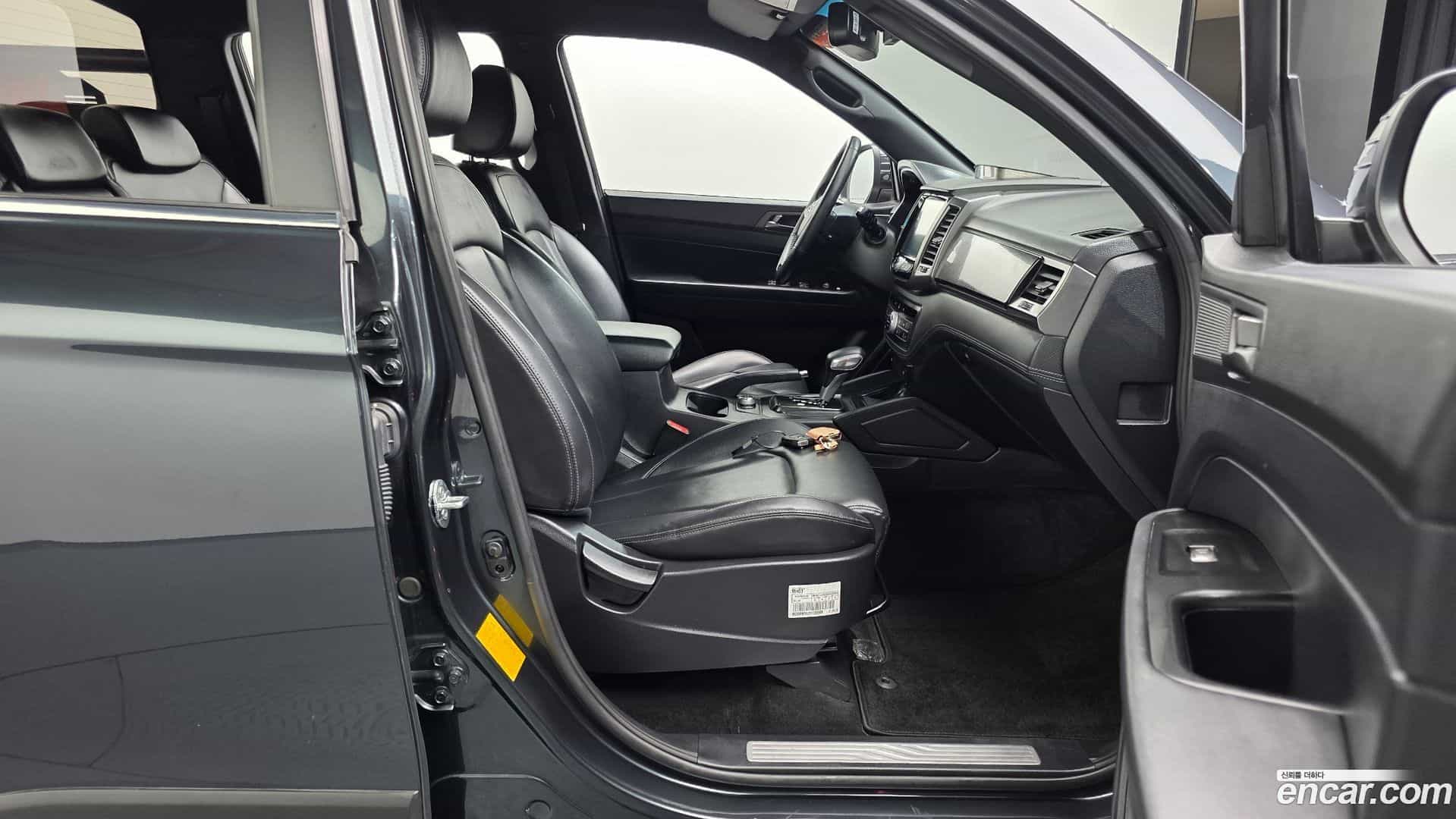 Rexton KG Mobility 2021.9-INNER-010