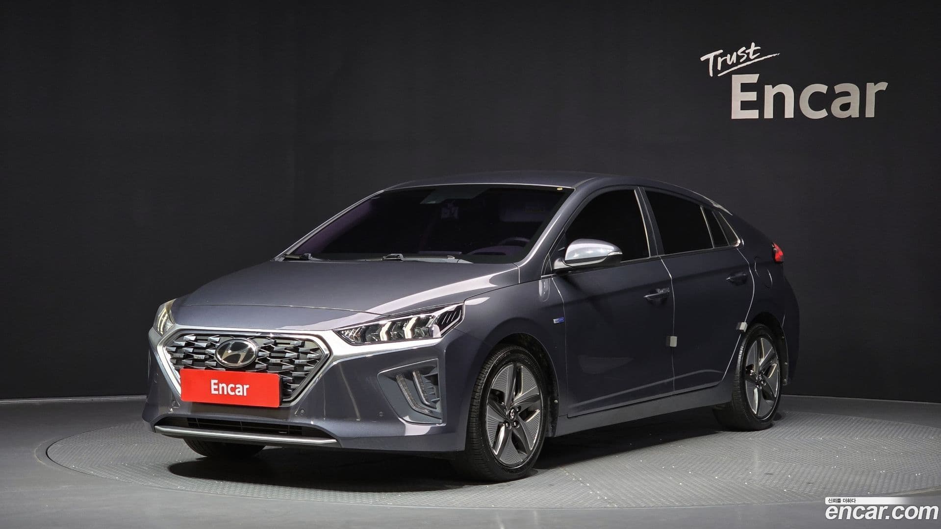 Main__Slider__Photo:Ioniq Hyundai 2019.6-0