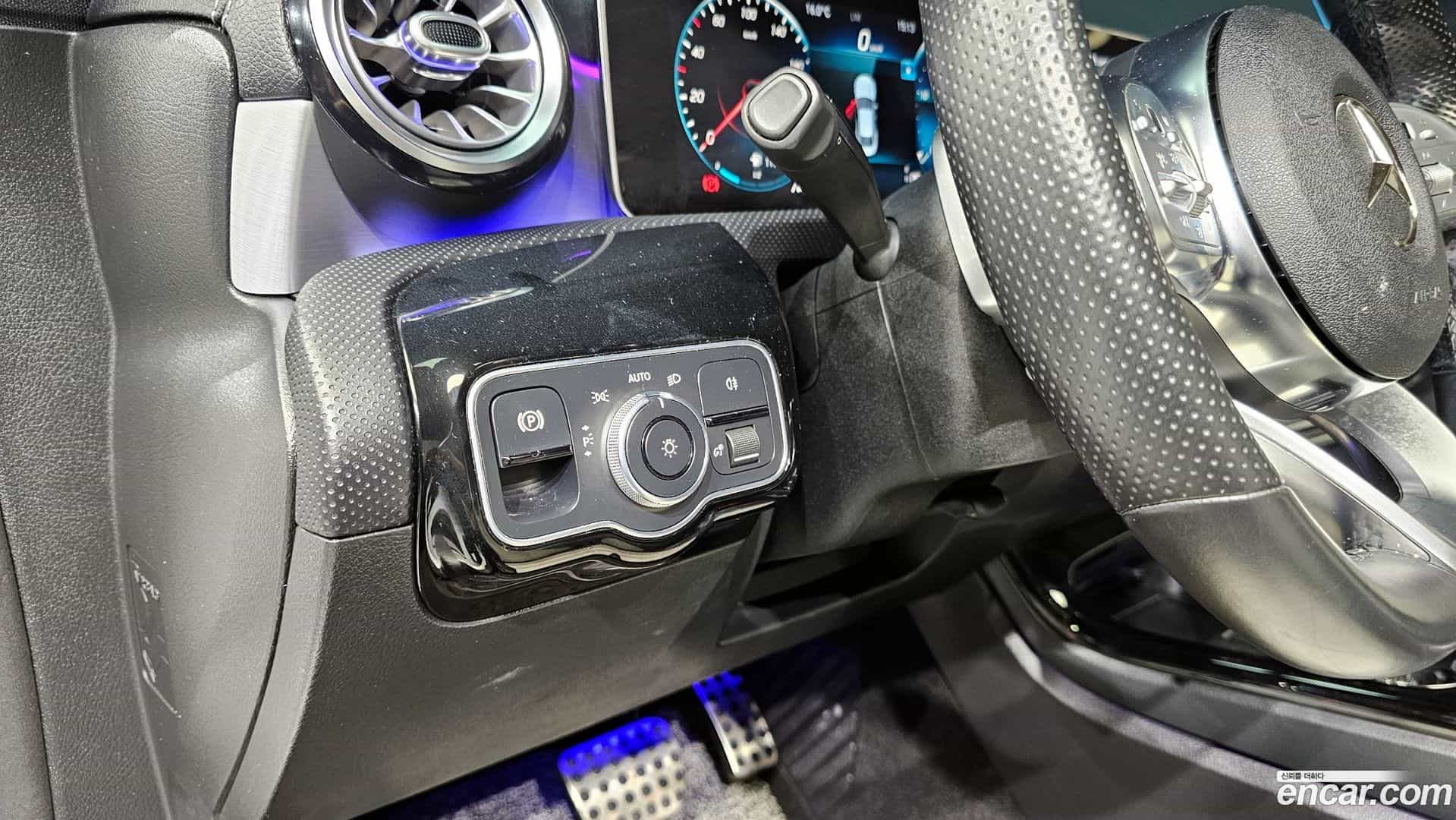 CLA-Class Mercedes-Benz 2020.1-OPTION-019