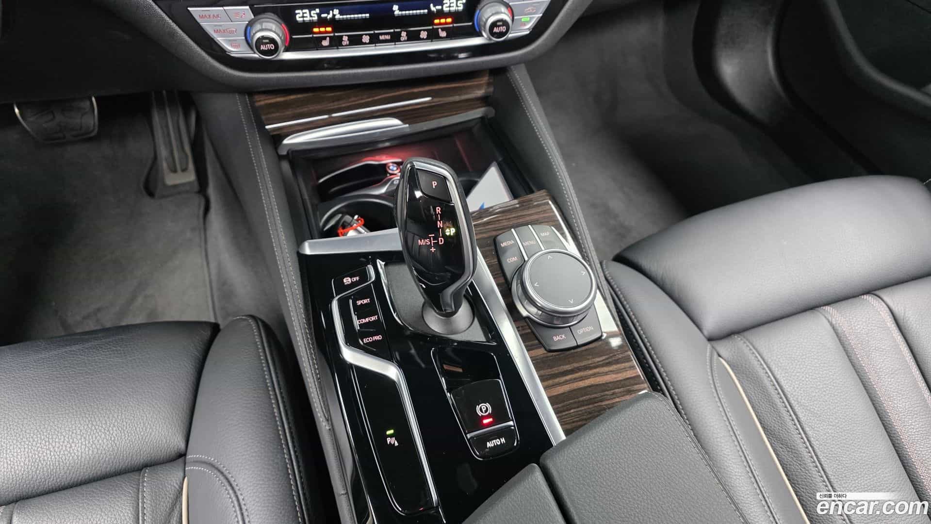 5-Series BMW 2022.2-INNER-009
