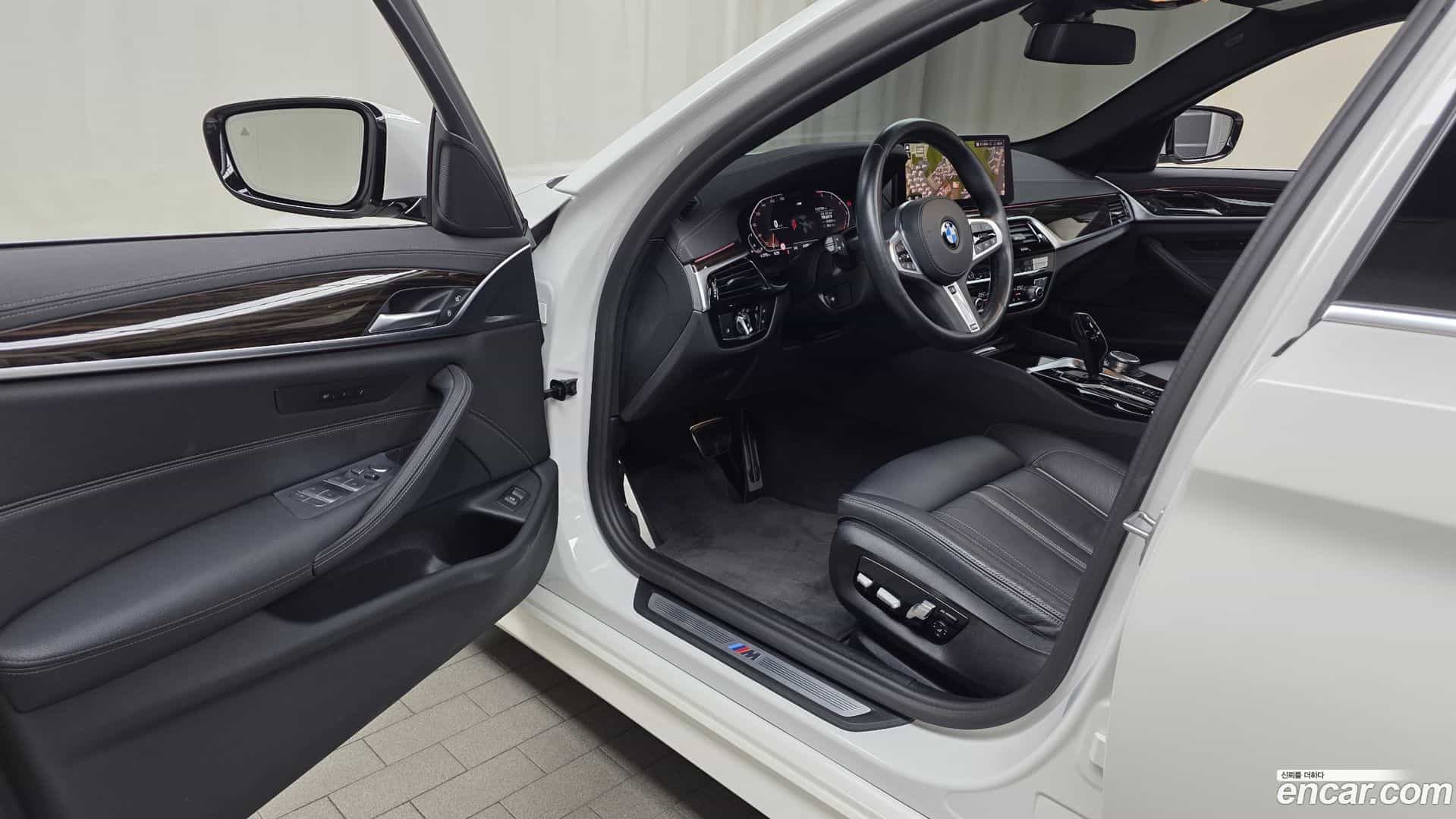 5-Series BMW 2022.2-INNER-010
