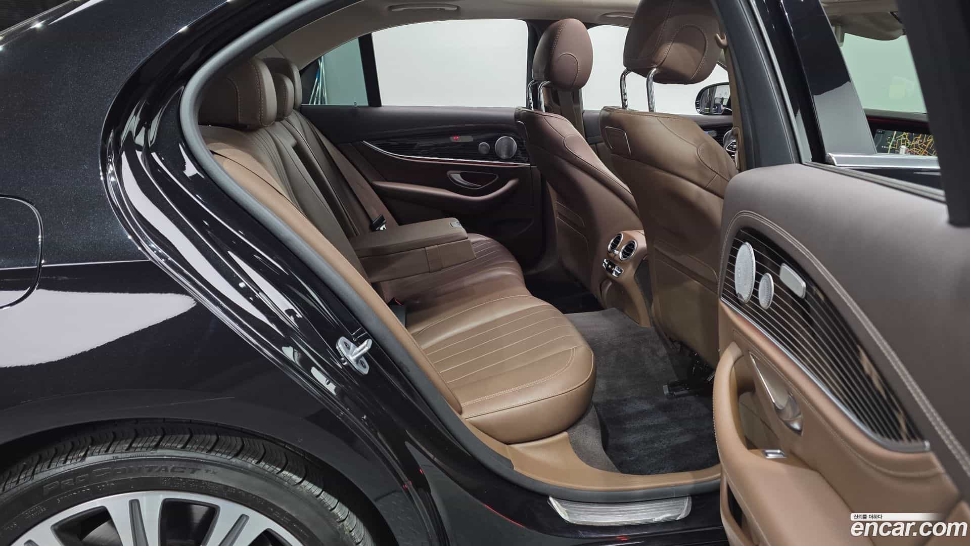 E-Class Mercedes-Benz 2019.5-OPTION-016
