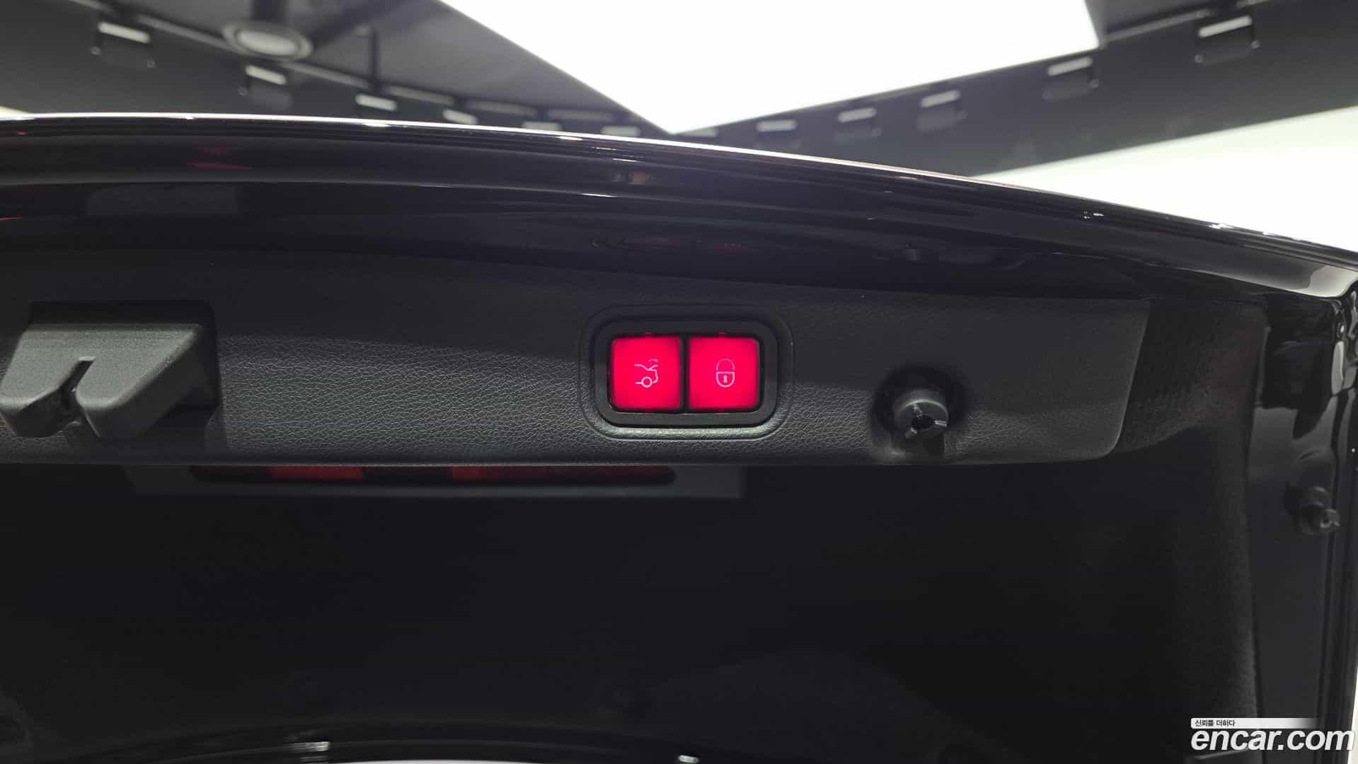 E-Class Mercedes-Benz 2019.5-OPTION-024