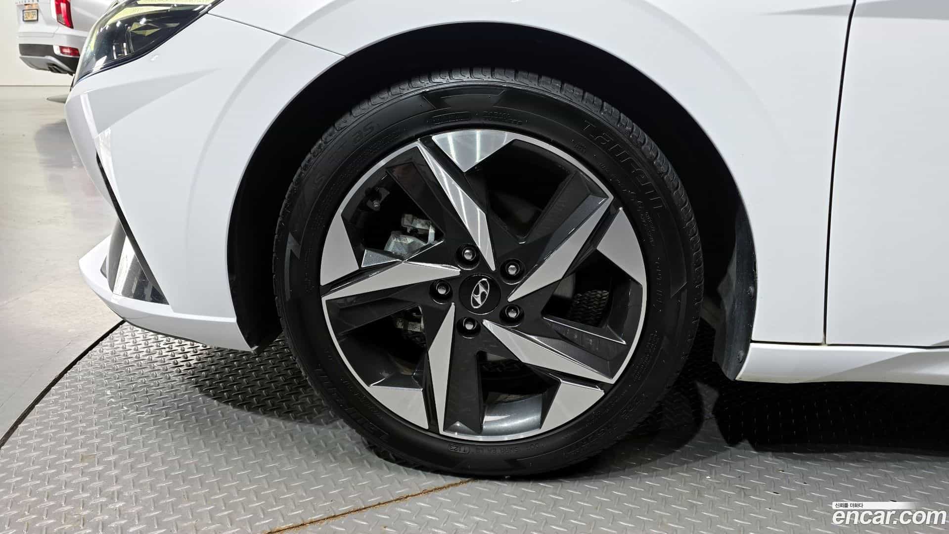 AVANTE Hyundai 2021.0-OUTER-005