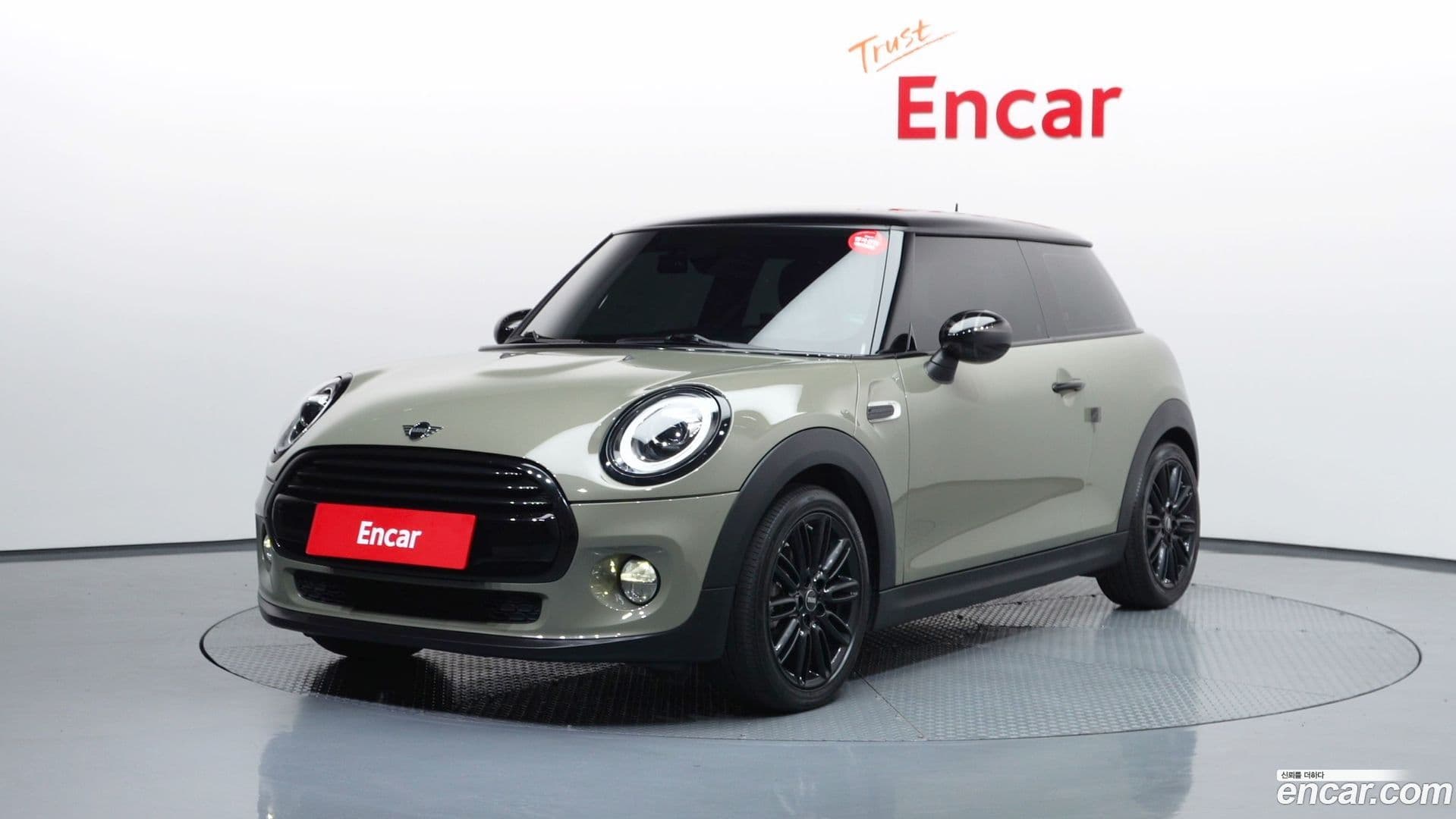 Main__Slider__Photo:Cooper Mini 2018.10-0