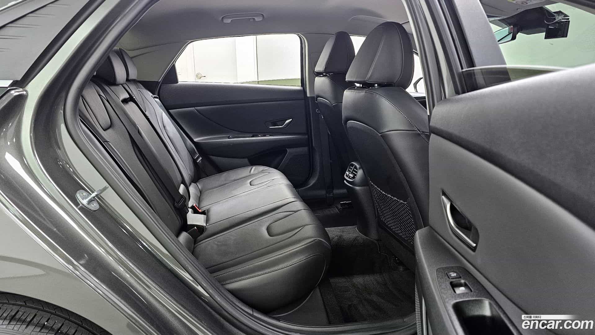 AVANTE Hyundai 2021.3-OPTION-016