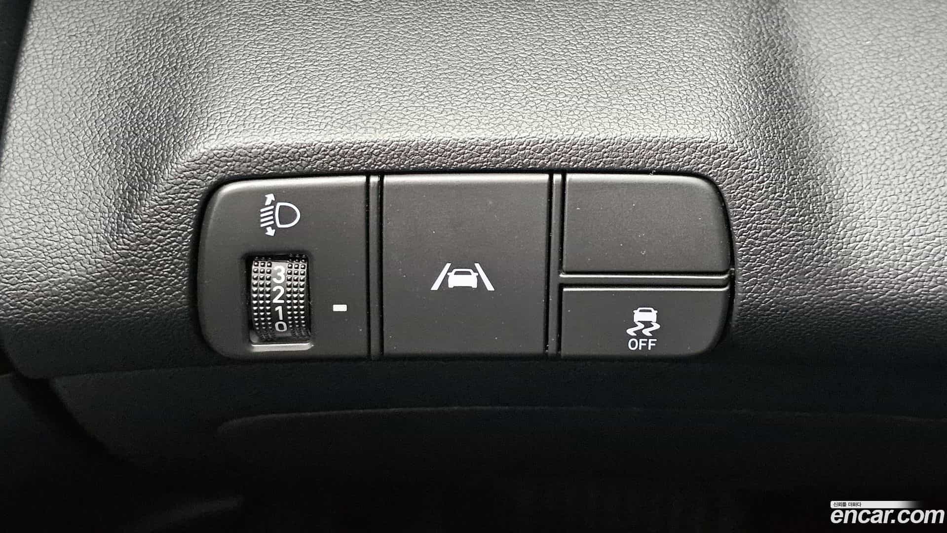 AVANTE Hyundai 2021.3-OPTION-022