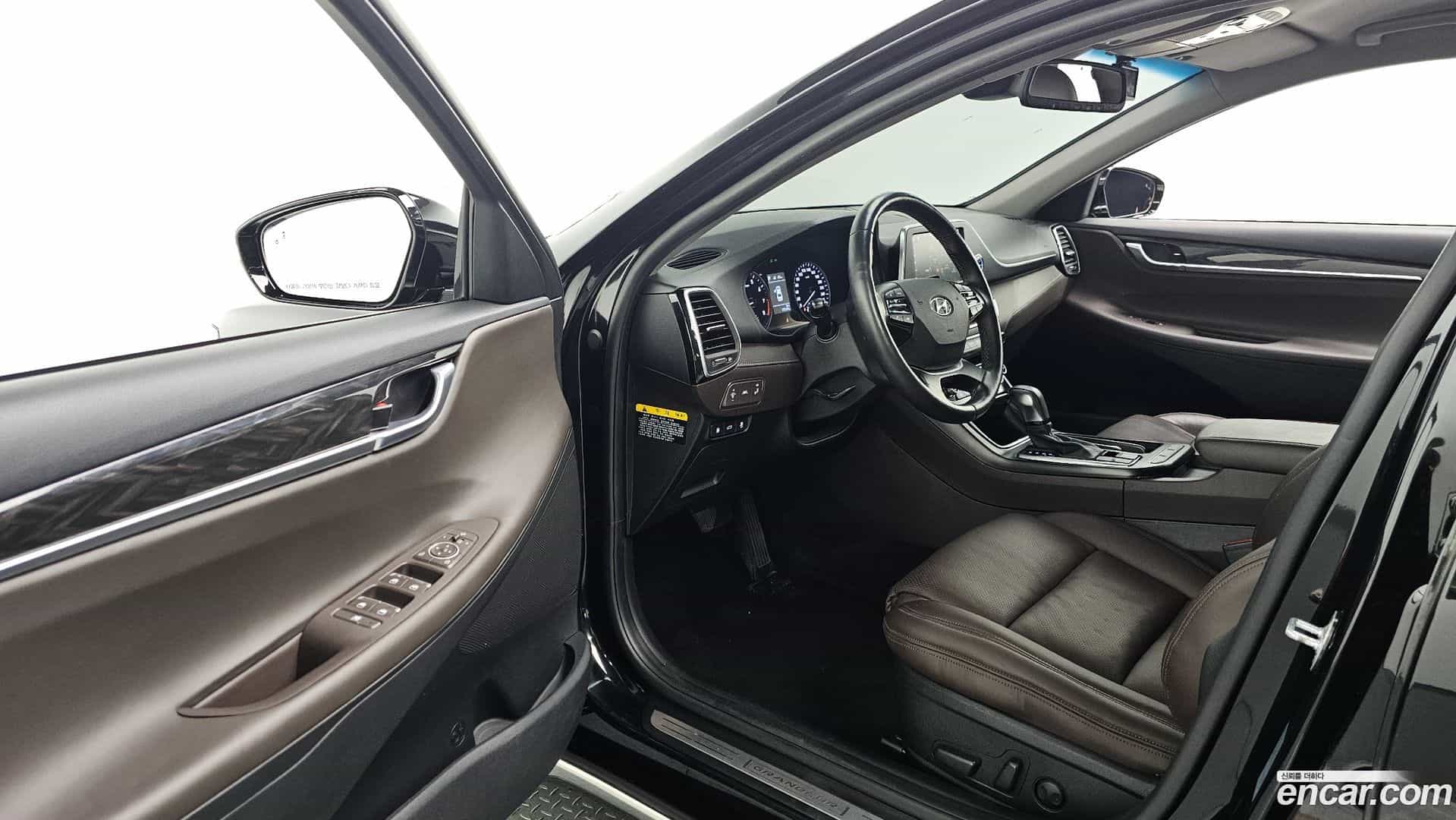 Grandeur Hyundai 2019.4-OPTION-015