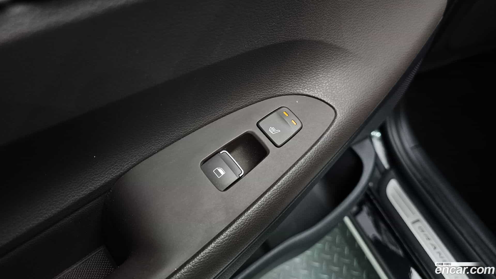 Grandeur Hyundai 2019.4-OPTION-021