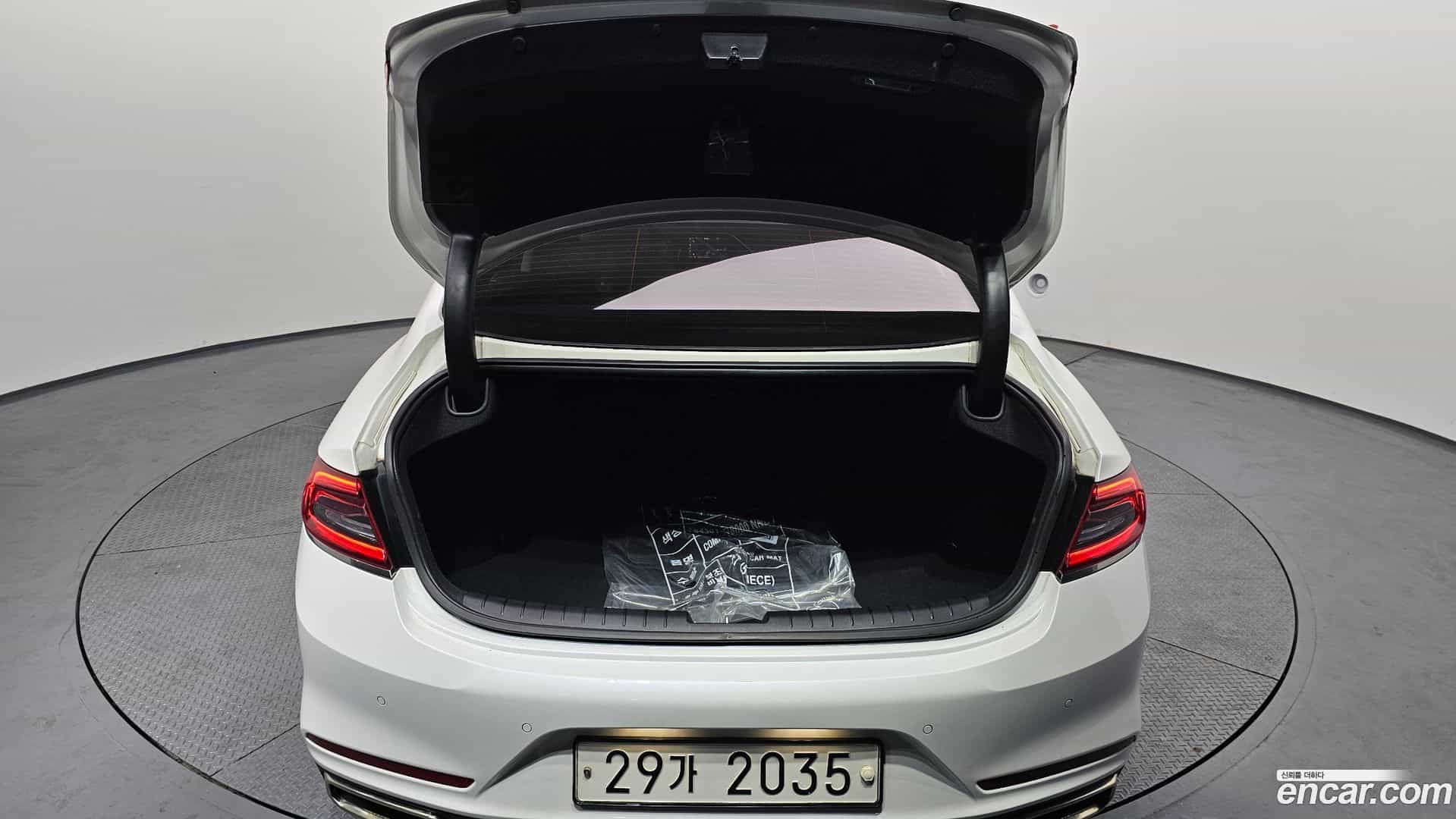 Grandeur Hyundai 2018.6-OPTION-024