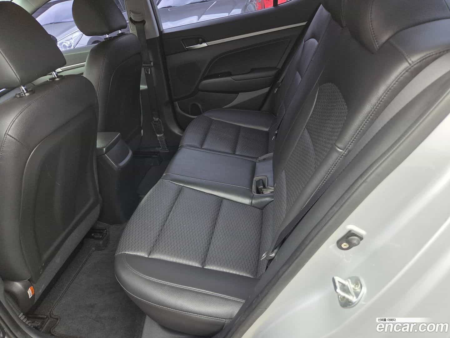 AVANTE Hyundai 2019.2-OPTION-021