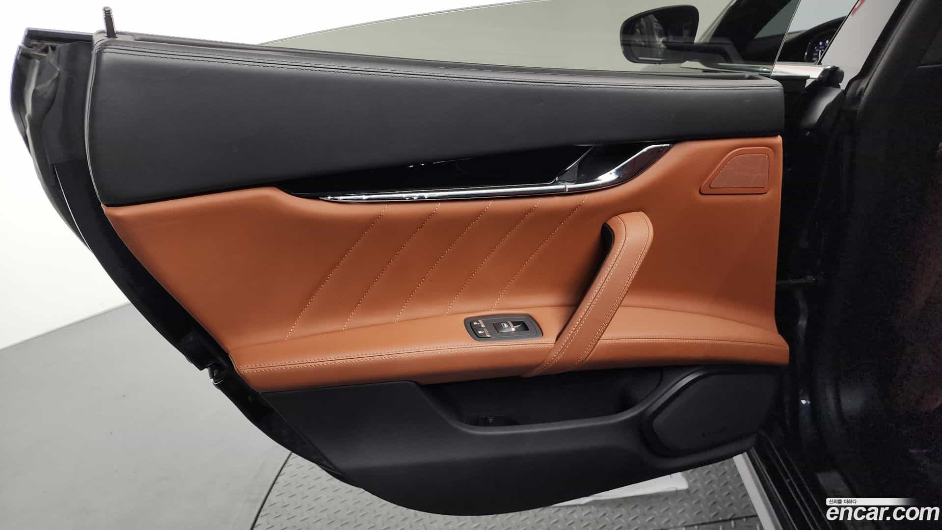 Quattroporte Maserati 2020.11-INNER-035