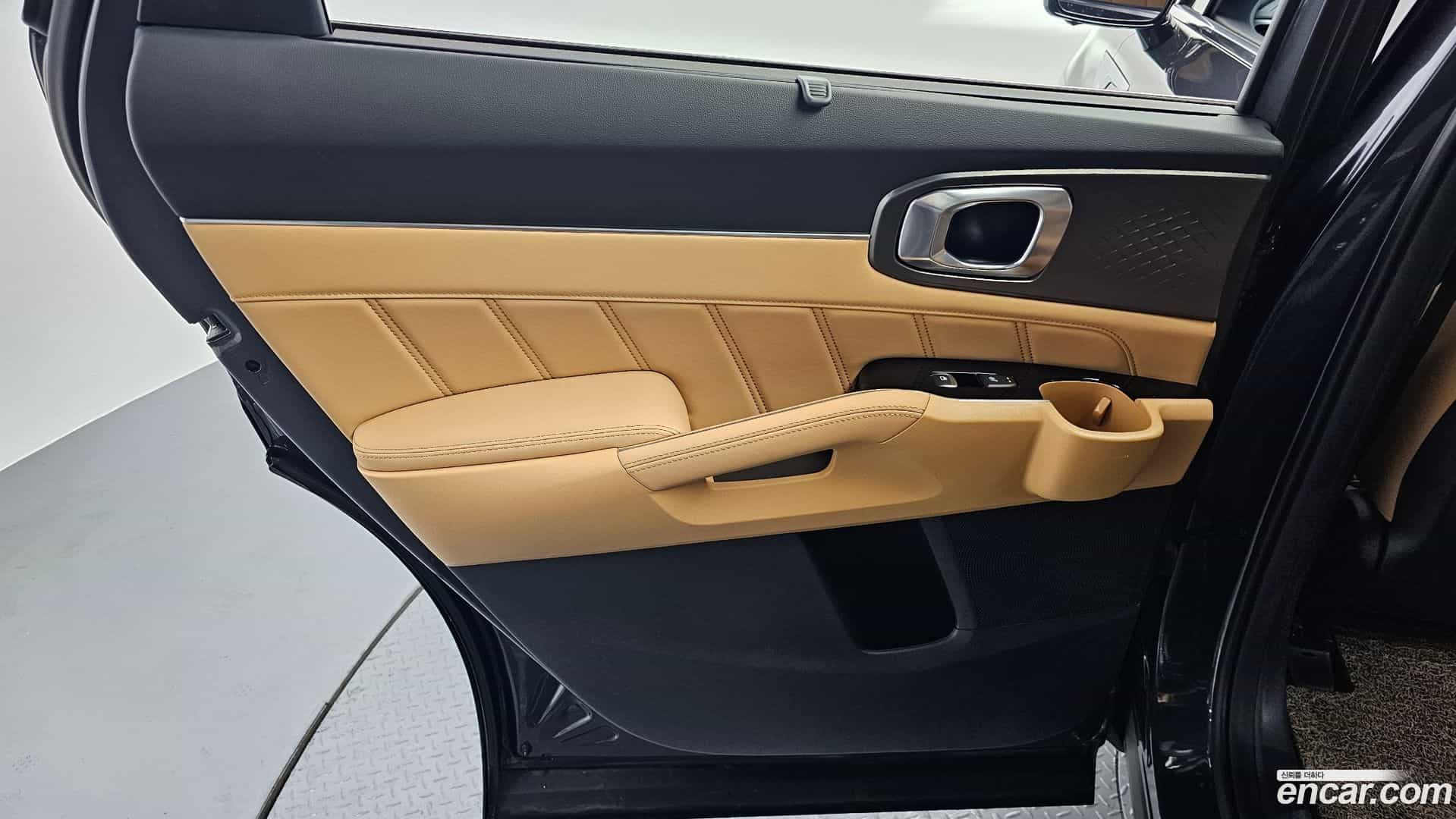 Sorento Kia 2022.2-INNER-035
