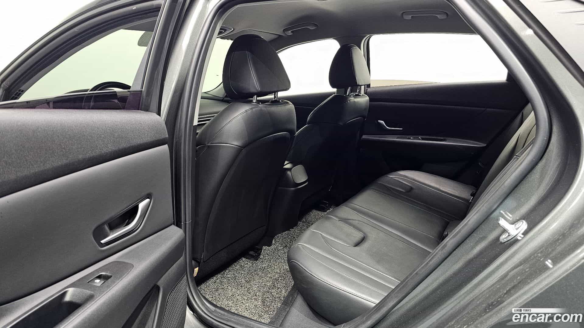 AVANTE Hyundai 2022.0-OPTION-015