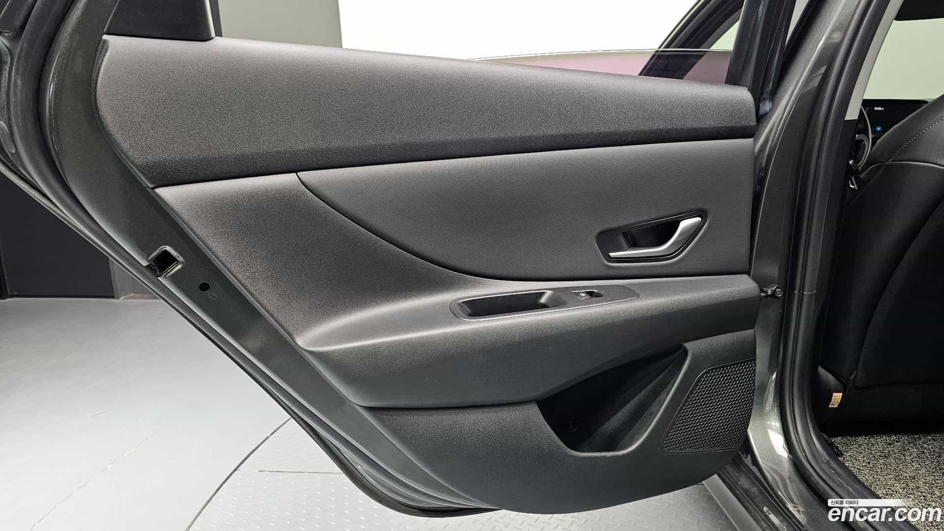 AVANTE Hyundai 2022.0-INNER-035