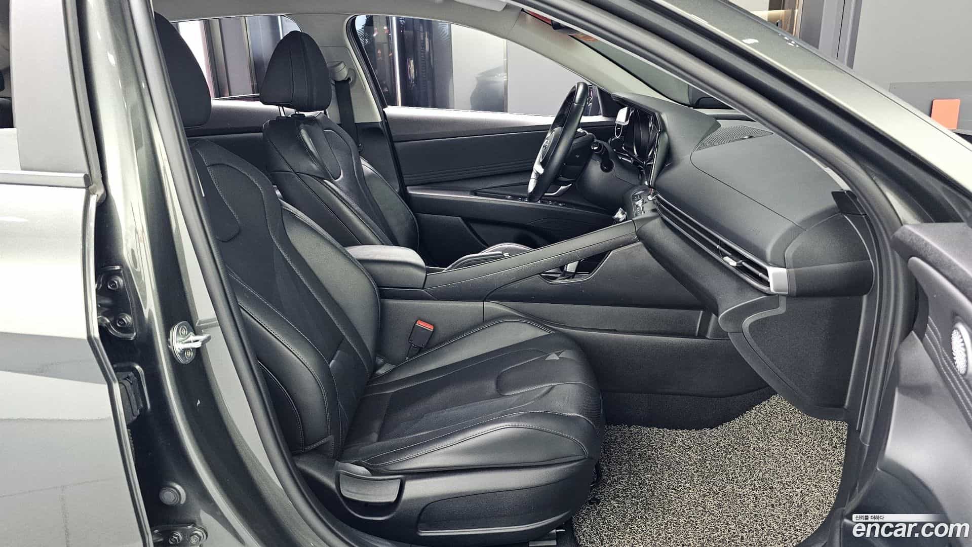AVANTE Hyundai 2022.0-INNER-036