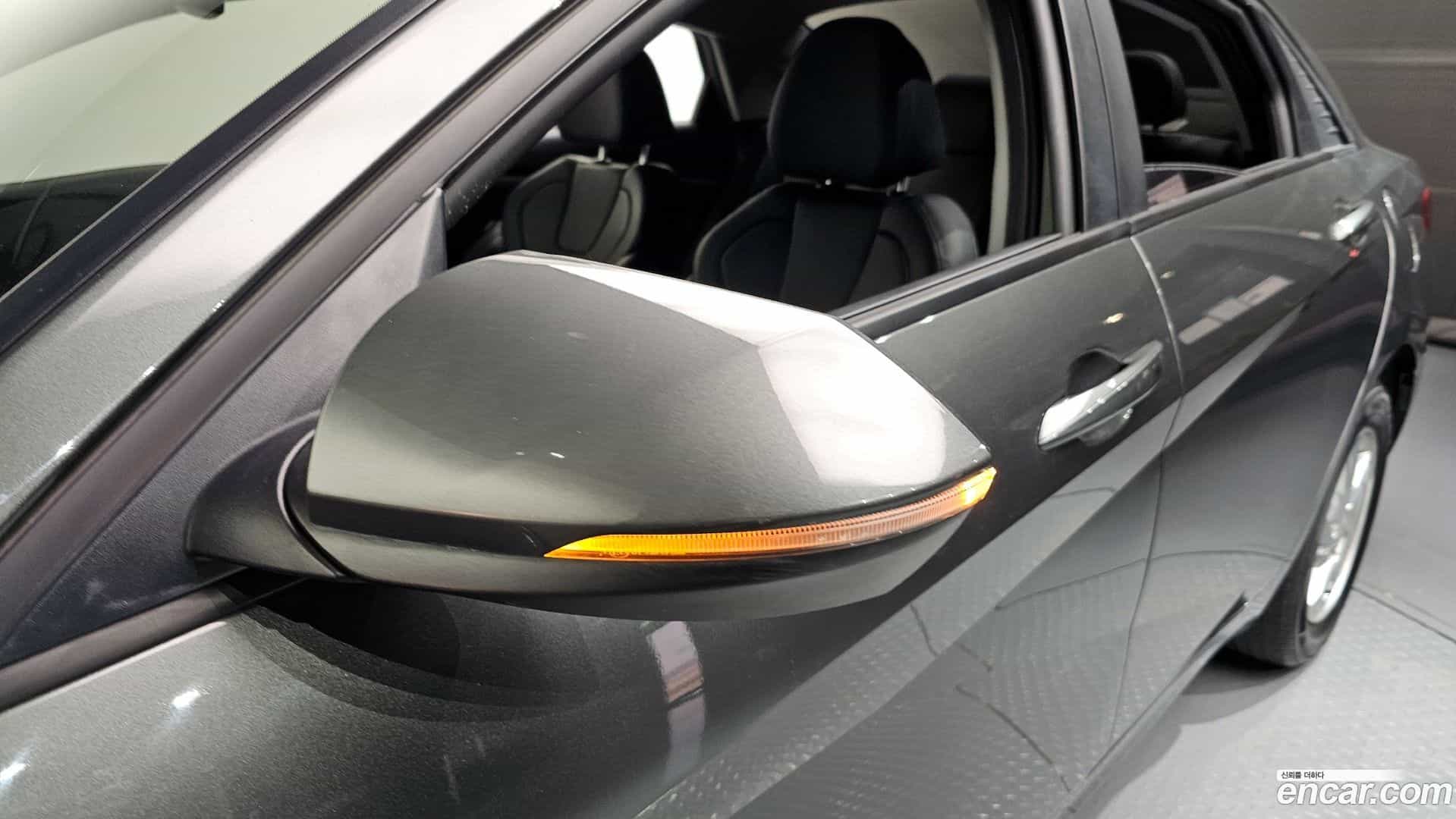 AVANTE Hyundai 2022.0-OPTION-042