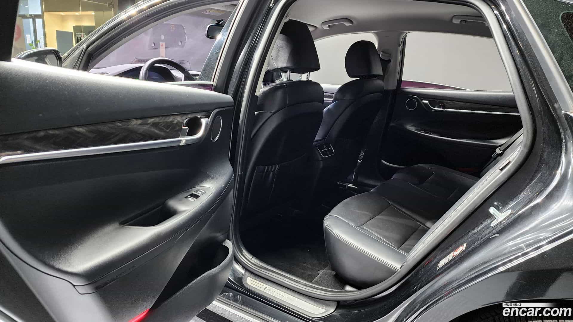 Grandeur Hyundai 2017.4-OPTION-016