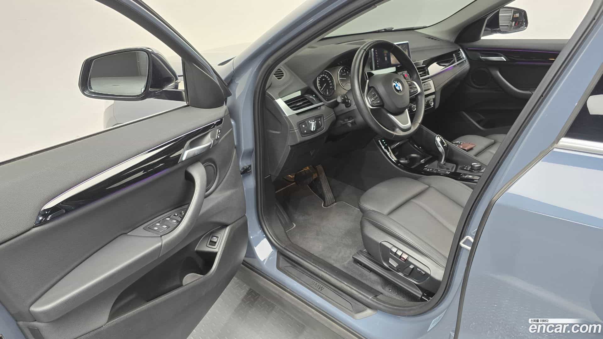 X2 (F39) BMW 2021.2-INNER-010