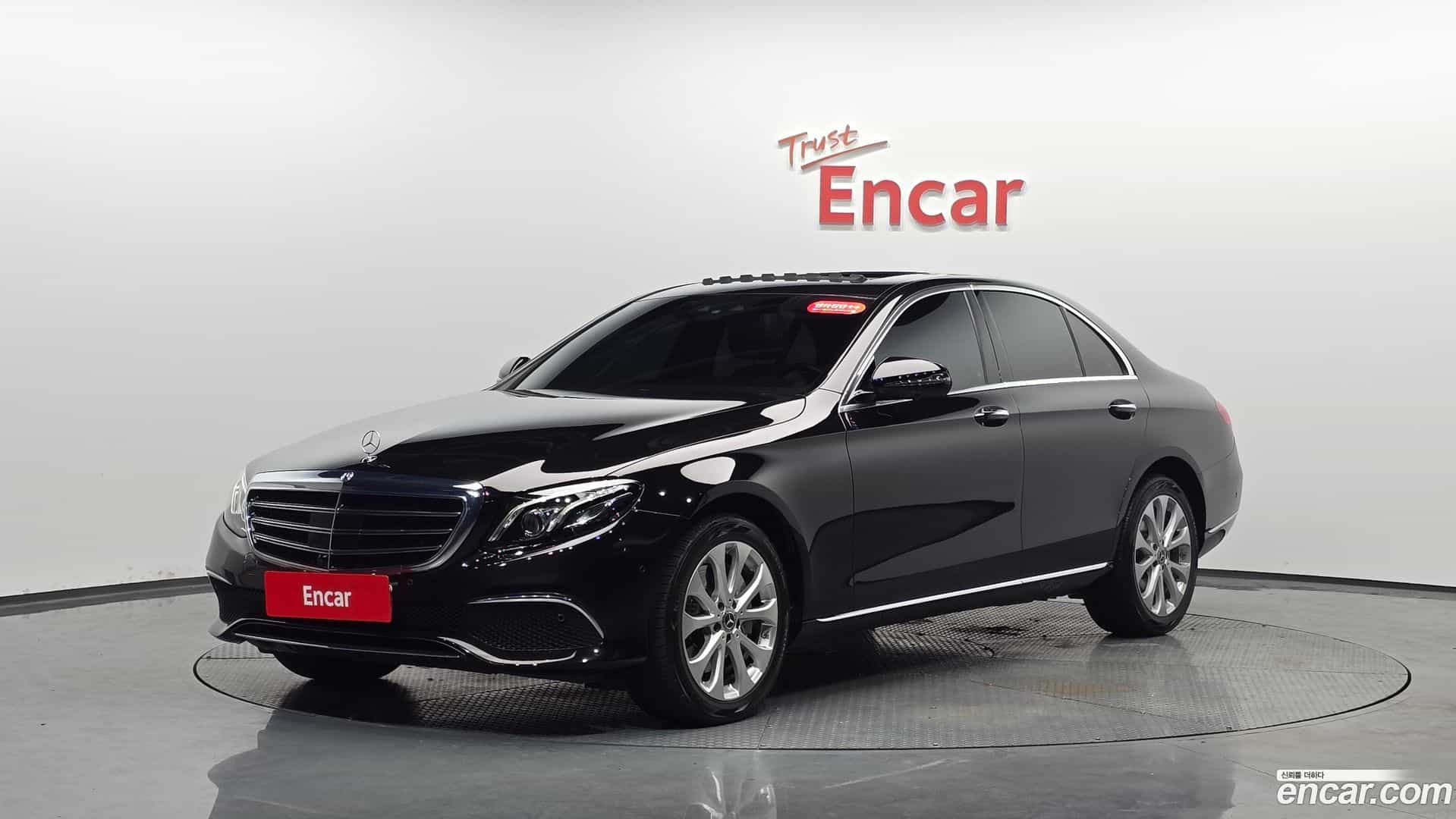 E-Class Mercedes-Benz 2020.8-THUMBNAIL-011