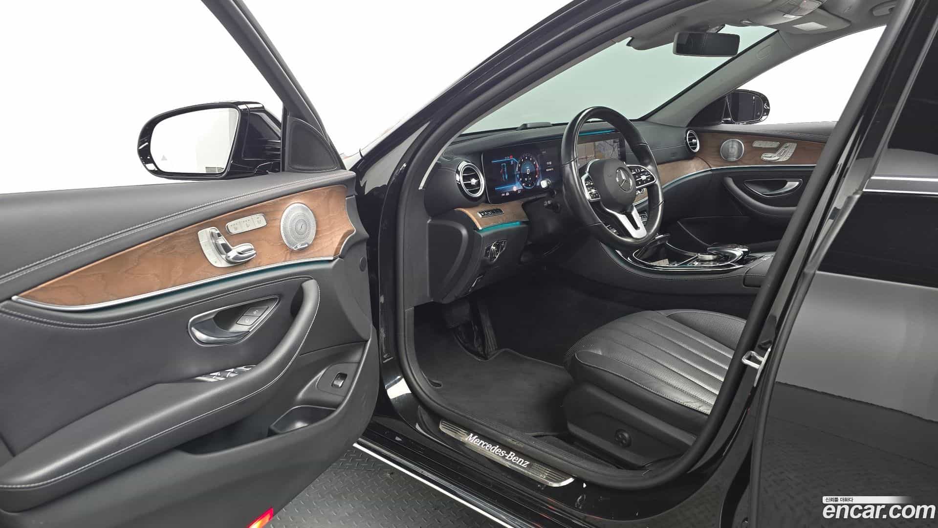 E-Class Mercedes-Benz 2020.8-INNER-010