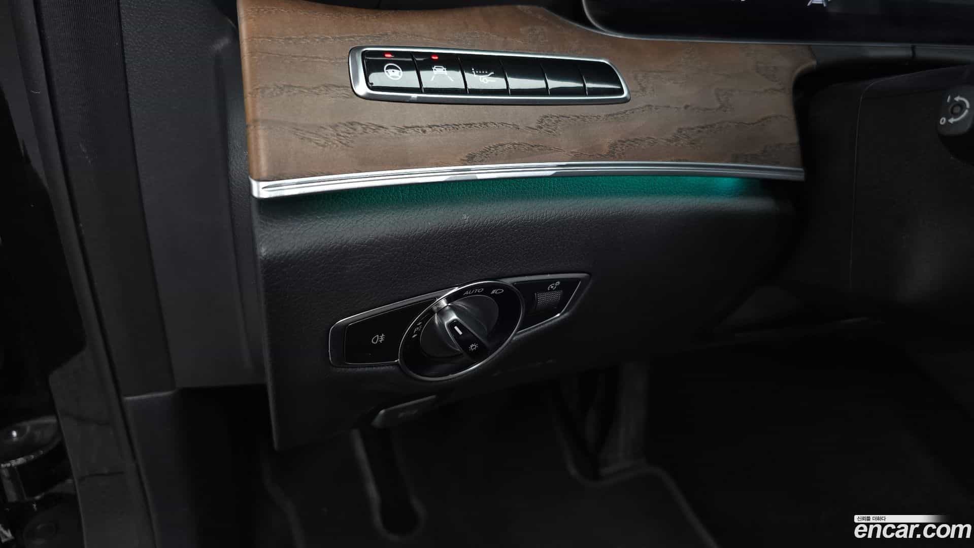 E-Class Mercedes-Benz 2020.8-OPTION-020