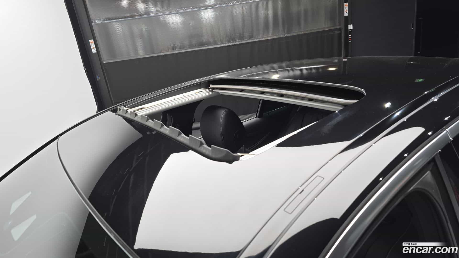 E-Class Mercedes-Benz 2020.8-OPTION-041