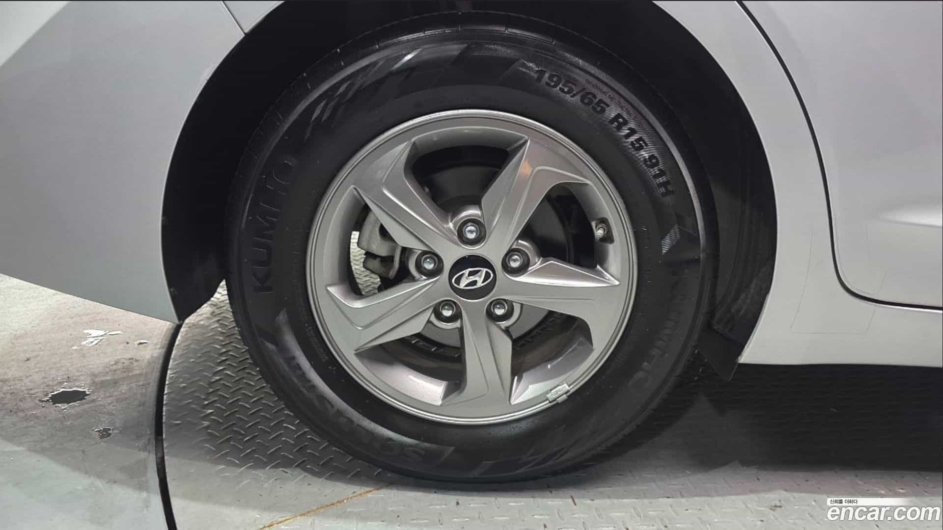 AVANTE Hyundai 2017.1-OUTER-005