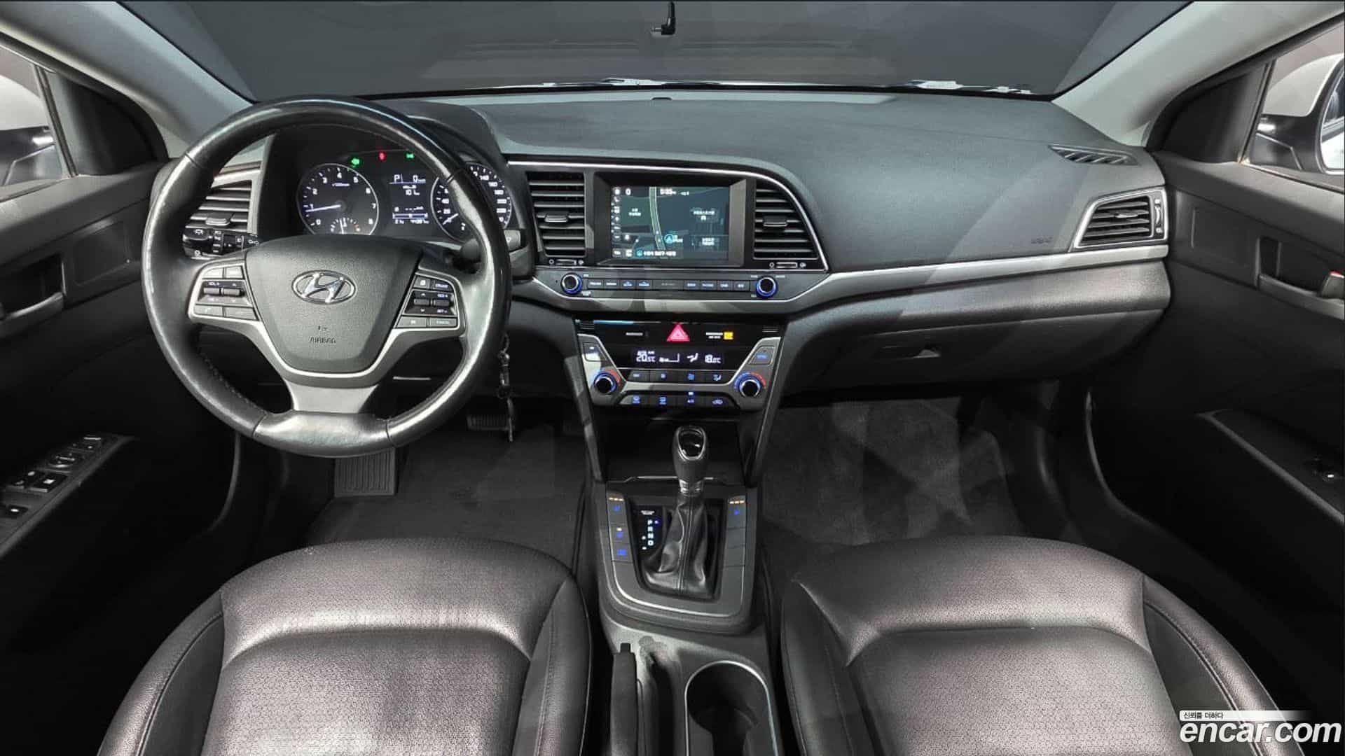 AVANTE Hyundai 2017.1-INNER-007