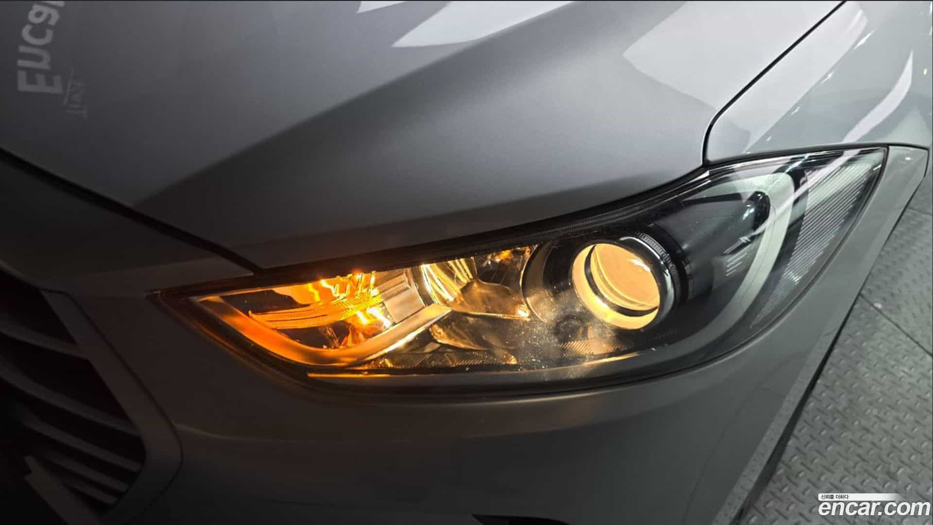 AVANTE Hyundai 2017.1-OUTER-032