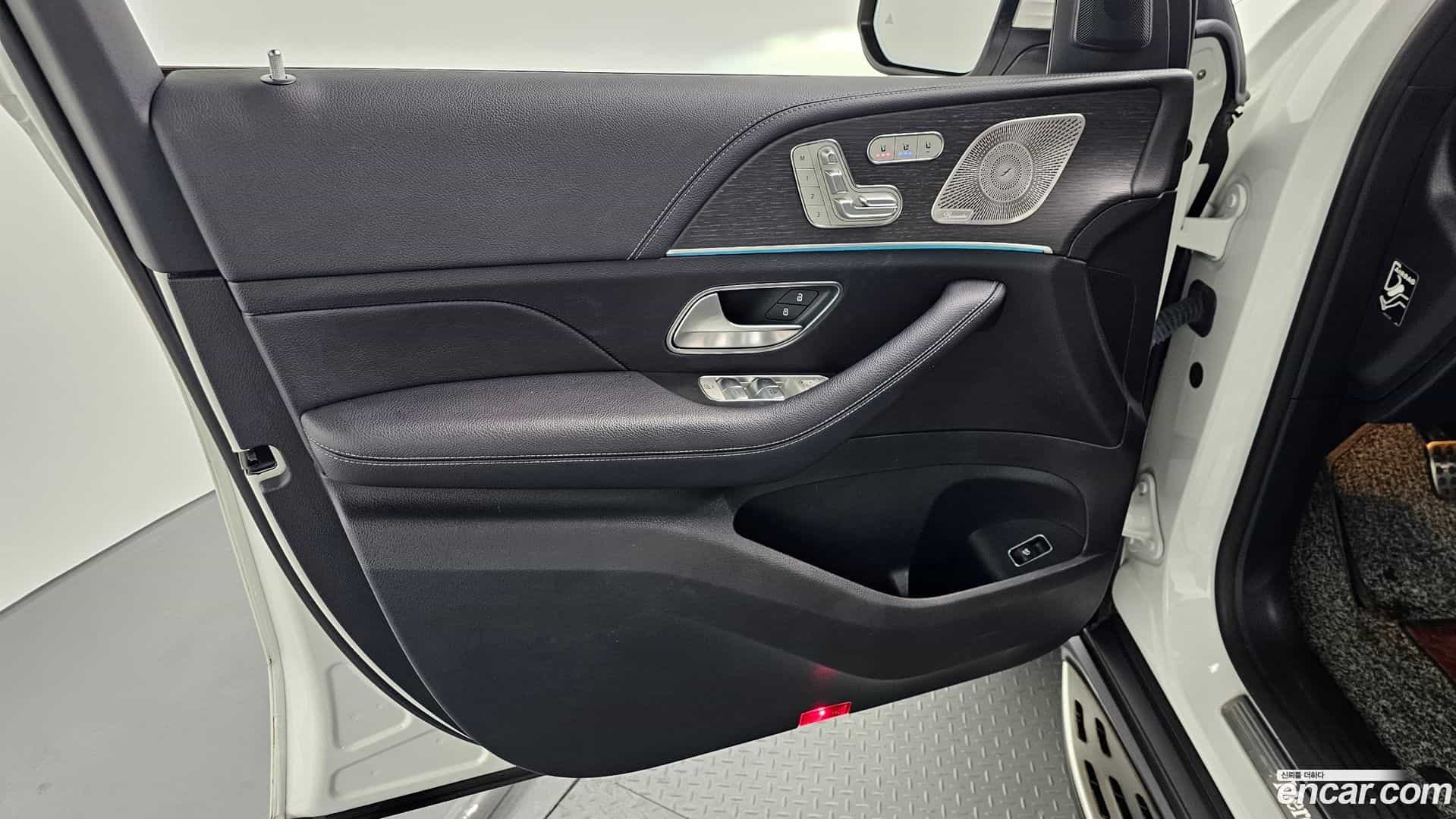GLS-Class Mercedes-Benz 2023.3-INNER-034