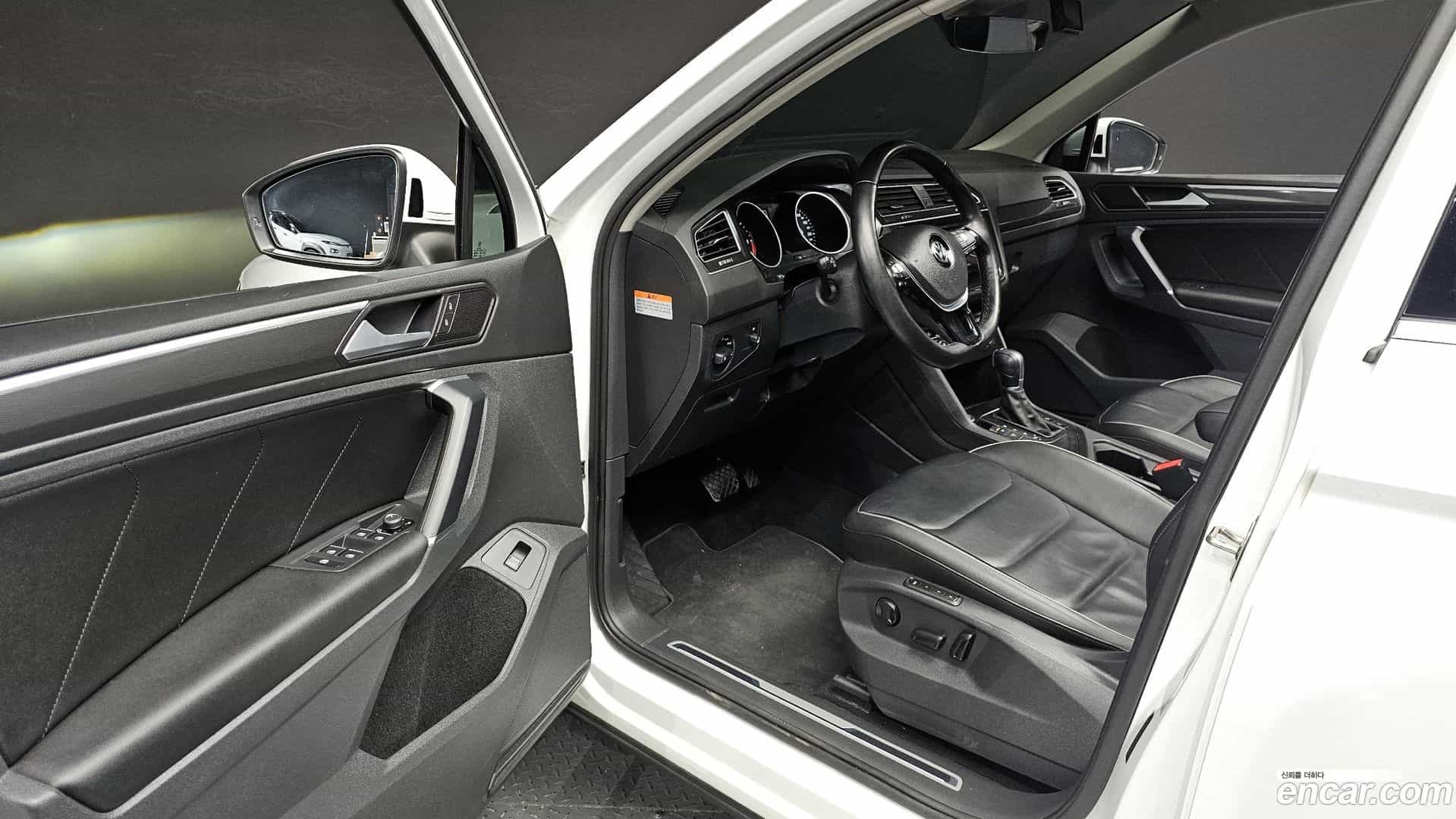 Tiguan Volkswagen 2018.4-INNER-010