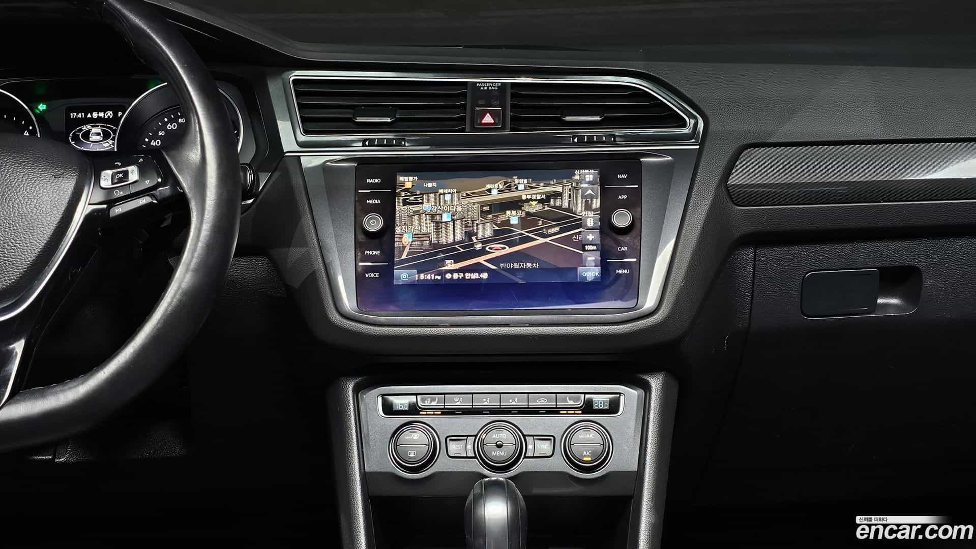 Tiguan Volkswagen 2018.4-OPTION-017