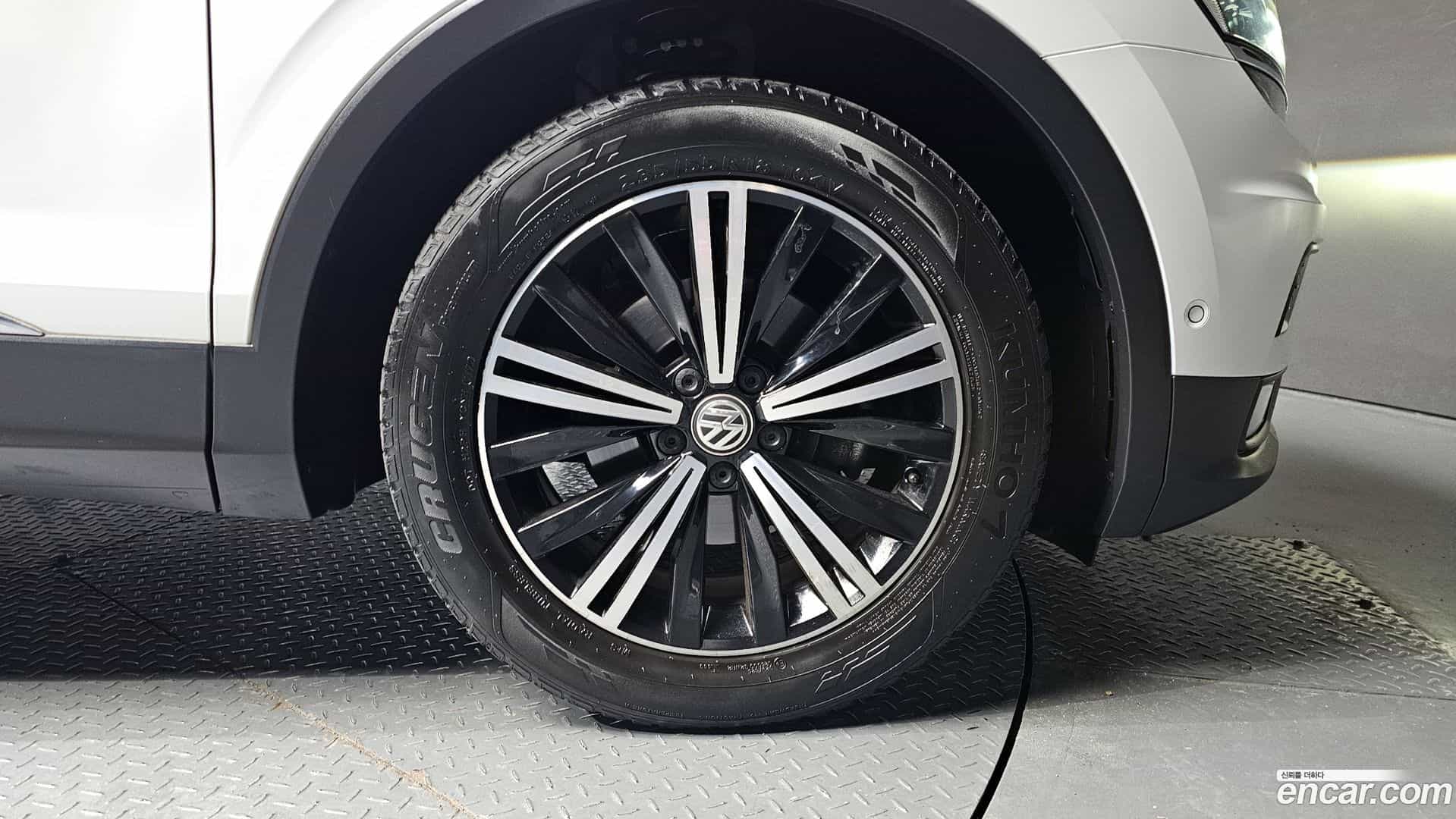 Tiguan Volkswagen 2018.4-OUTER-031