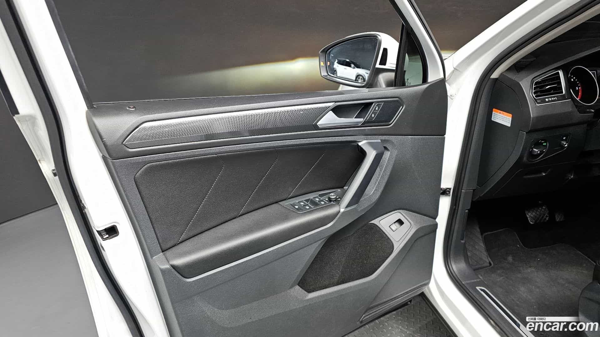 Tiguan Volkswagen 2018.4-OPTION-040