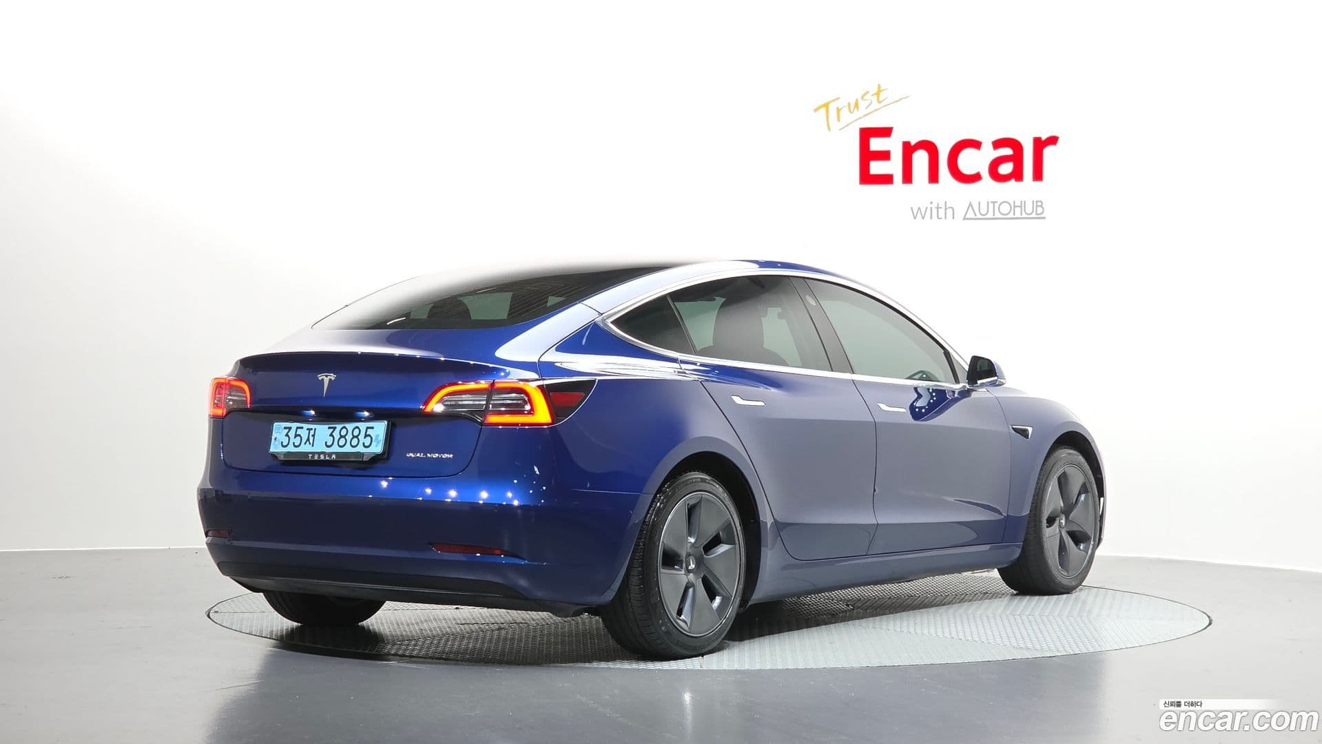 Main__Slider__Photo:Model 3 Tesla 2020.5-1