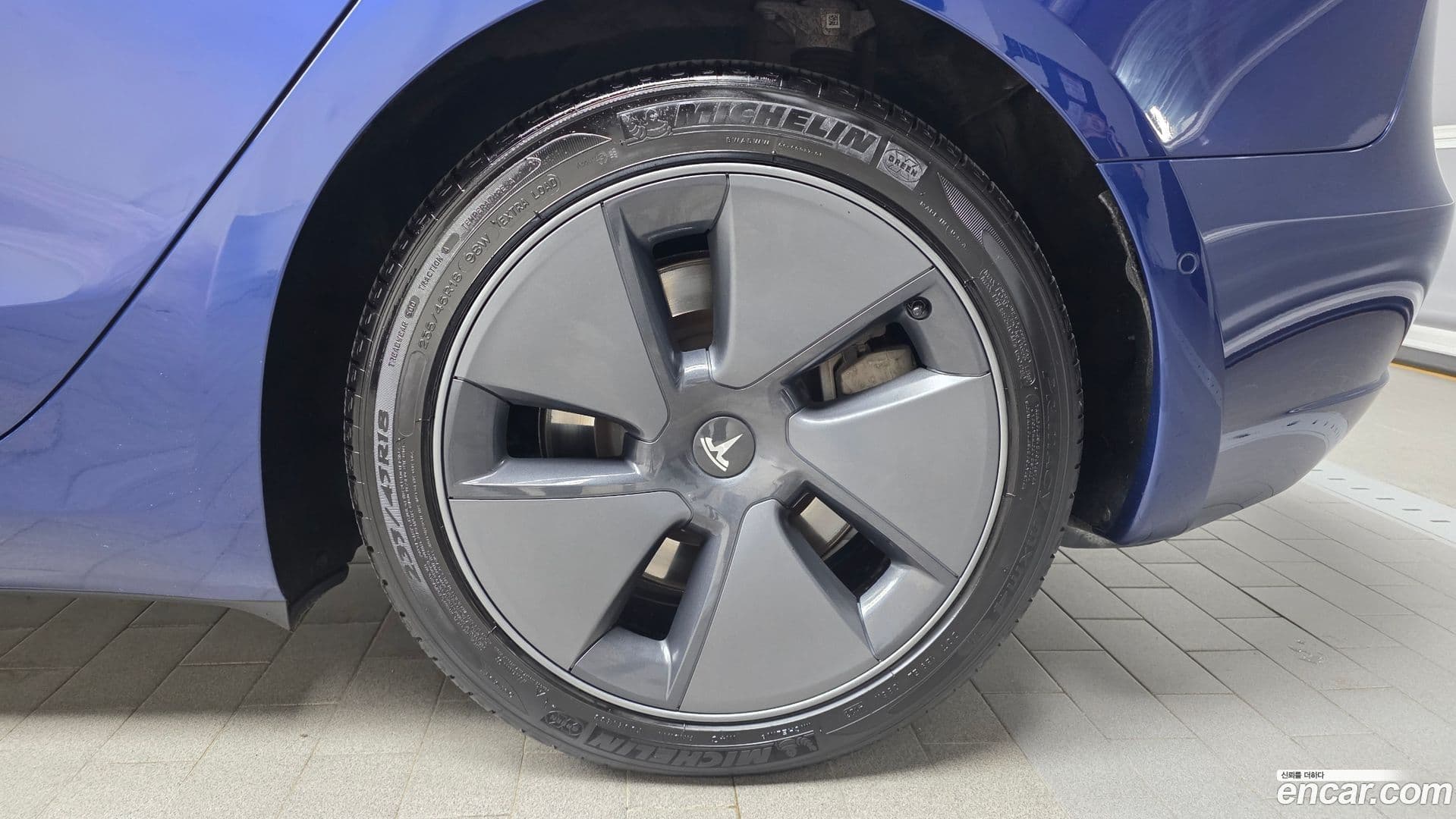 Main__Slider__Photo:Model 3 Tesla 2020.5-20