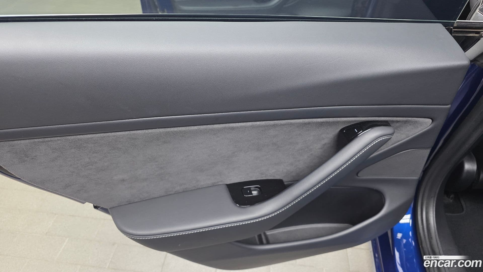 Main__Slider__Photo:Model 3 Tesla 2020.5-24