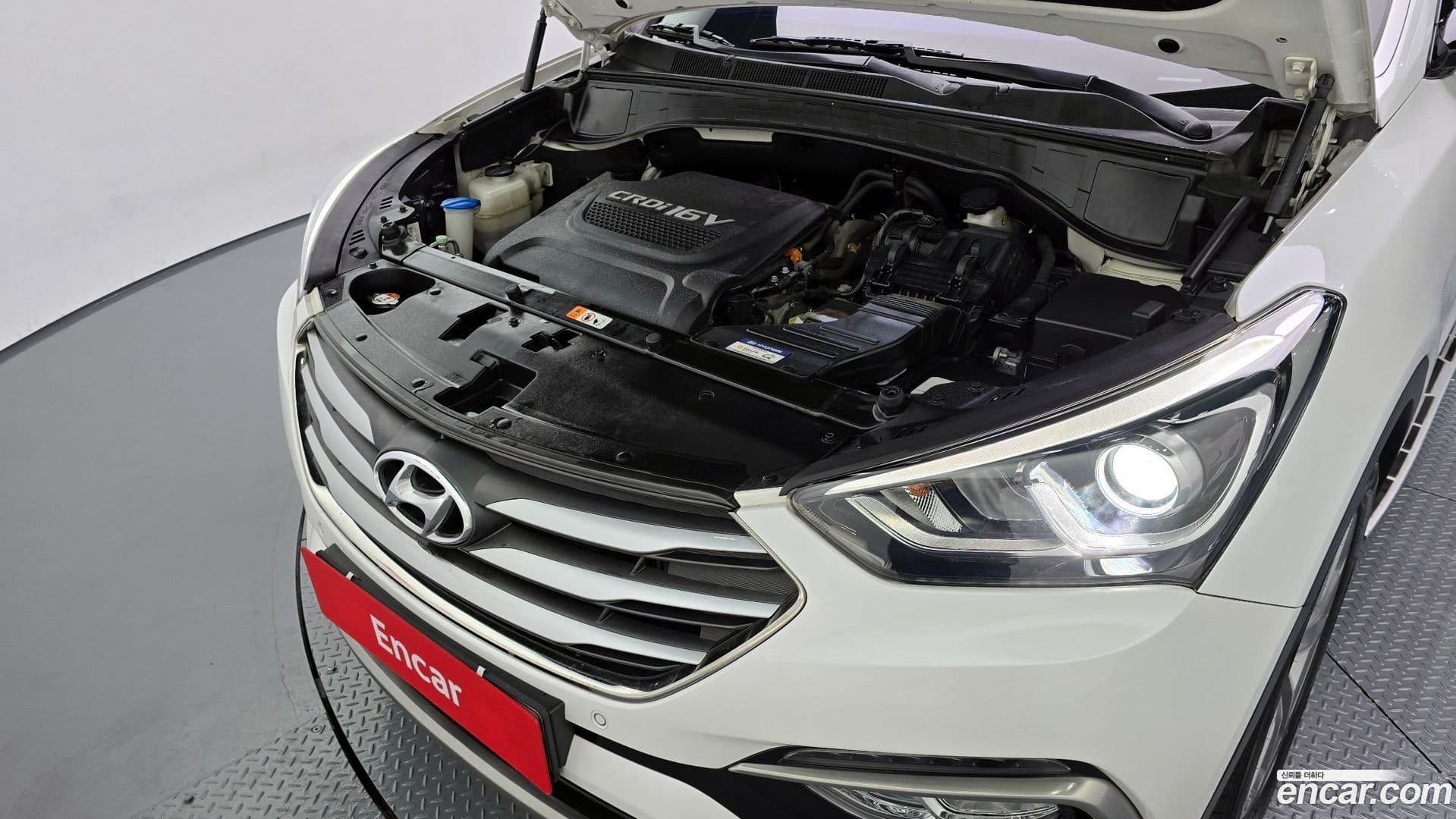 Main__Slider__Photo:Santafe Hyundai 2017.0-5