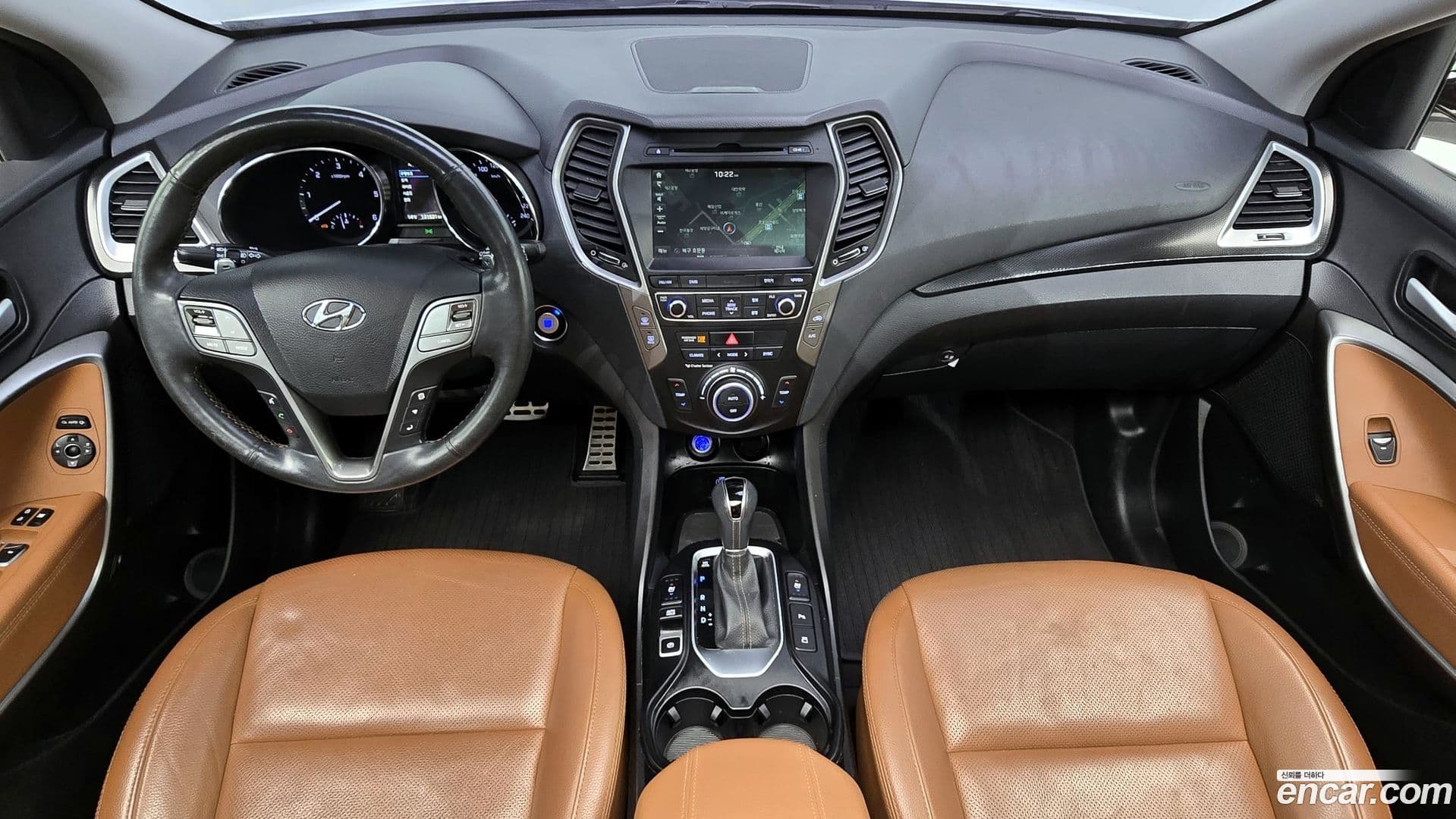 Main__Slider__Photo:Santafe Hyundai 2017.0-6