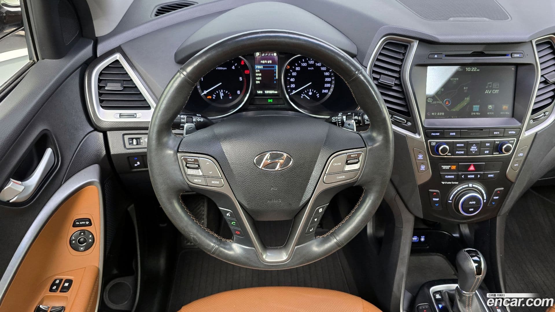 Main__Slider__Photo:Santafe Hyundai 2017.0-12