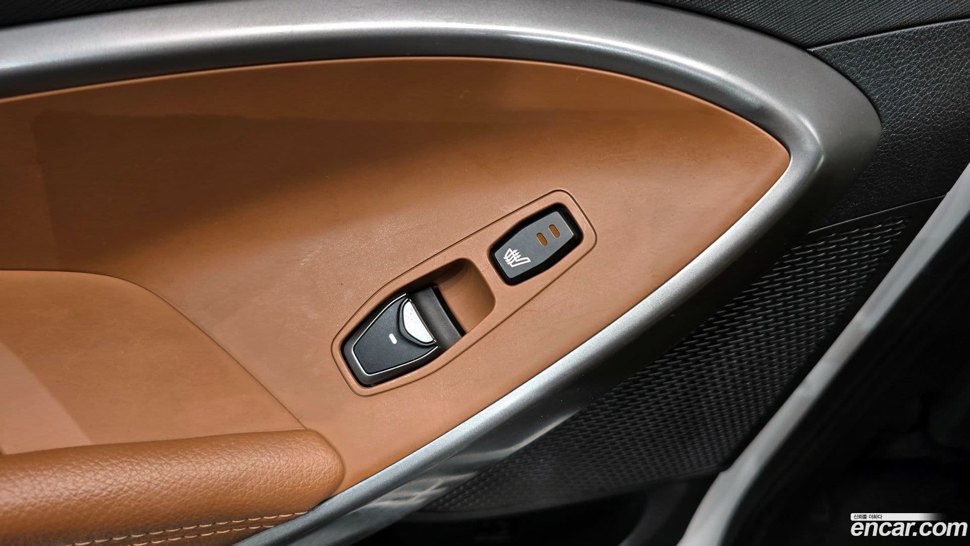 Main__Slider__Photo:Santafe Hyundai 2017.0-15