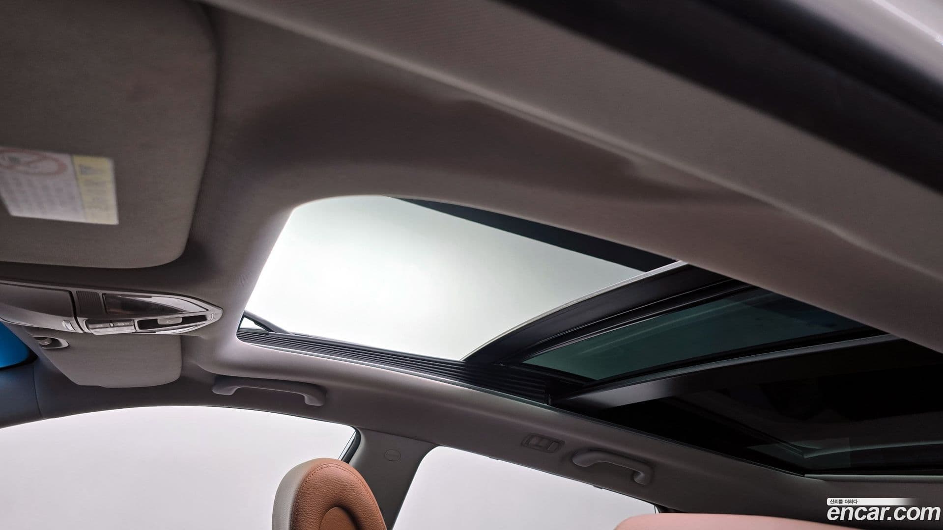 Main__Slider__Photo:Santafe Hyundai 2017.0-16