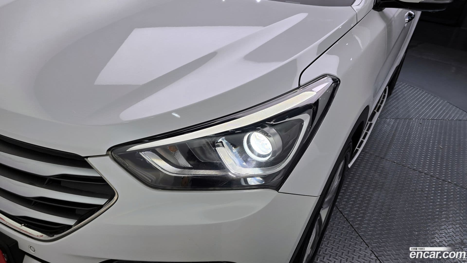 Main__Slider__Photo:Santafe Hyundai 2017.0-21