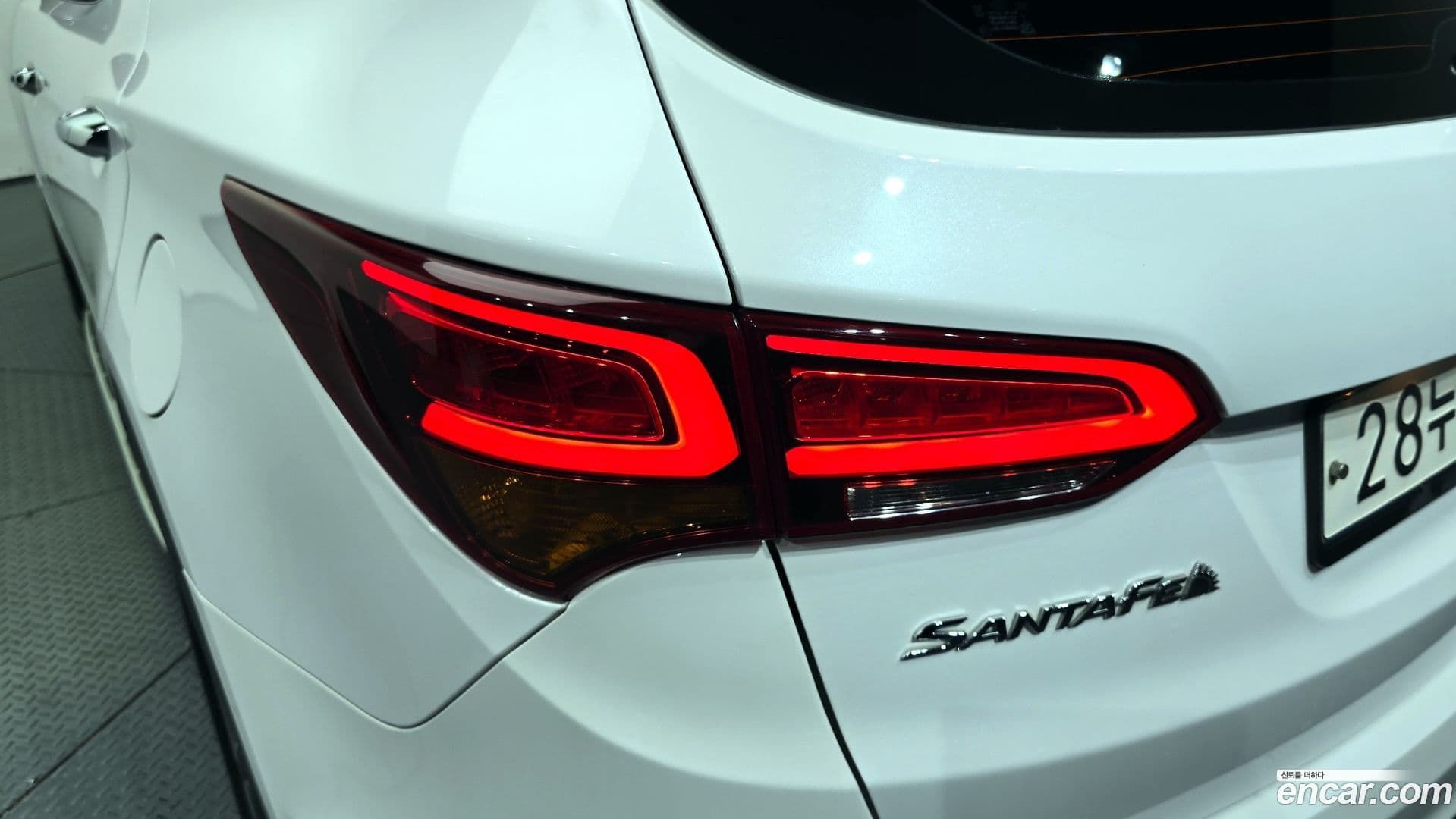 Main__Slider__Photo:Santafe Hyundai 2017.0-22