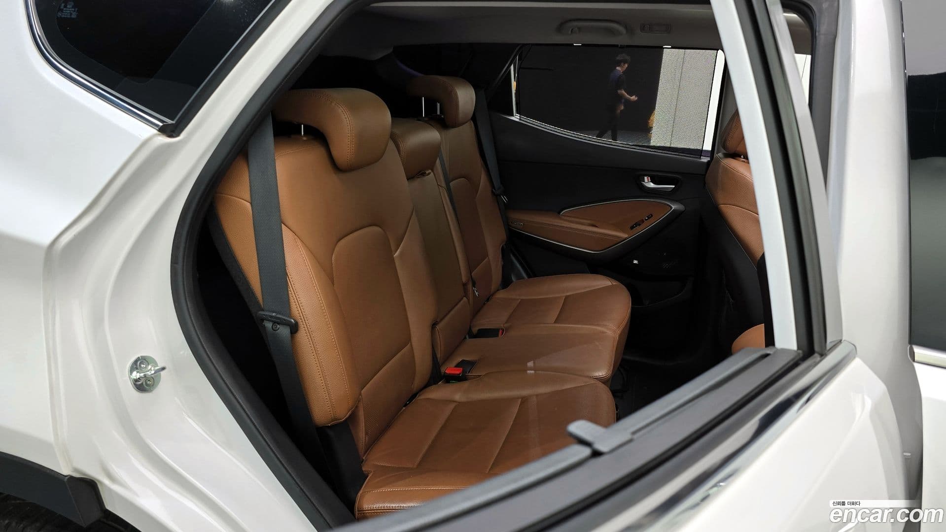 Main__Slider__Photo:Santafe Hyundai 2017.0-25